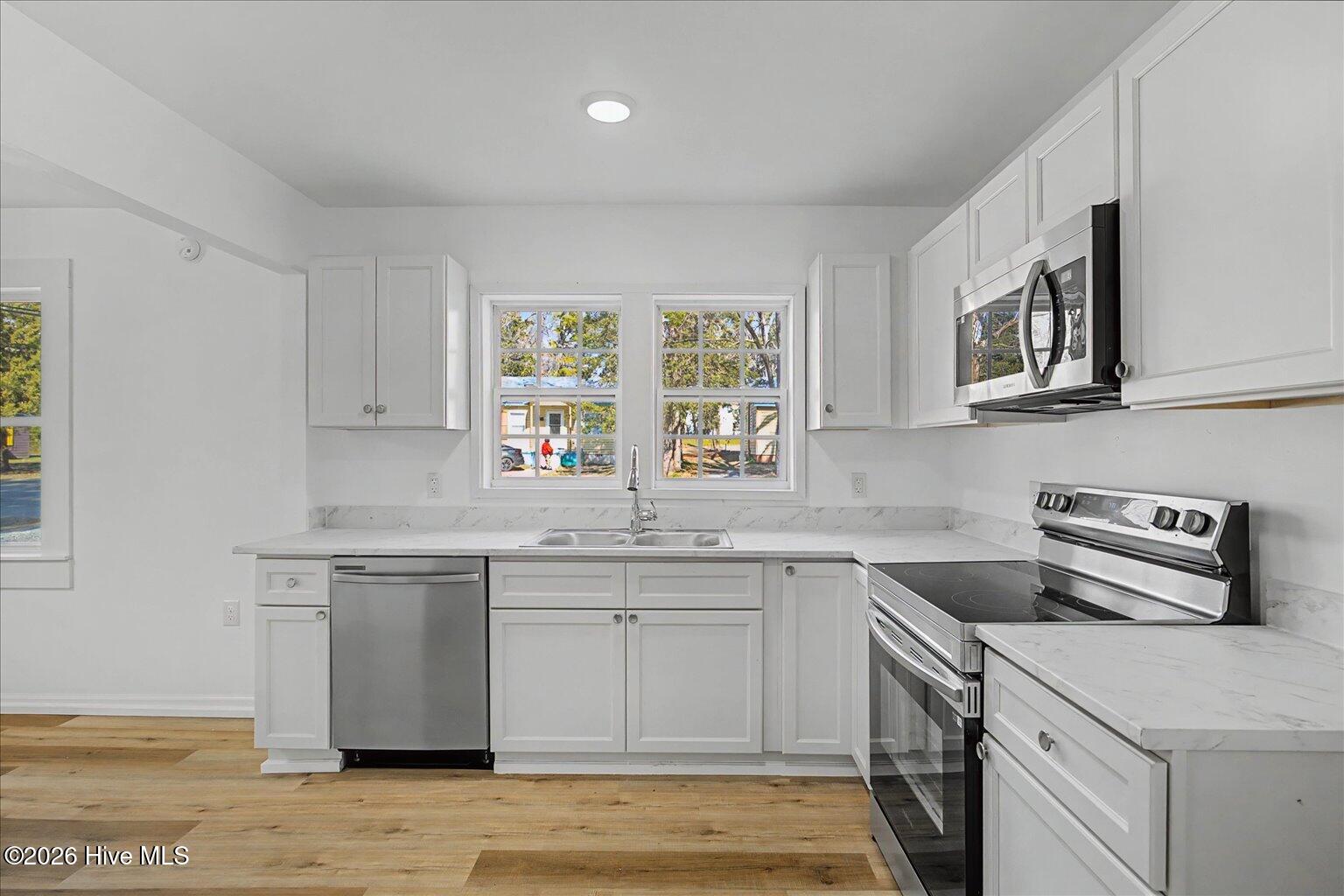 100554181 | Photo 16