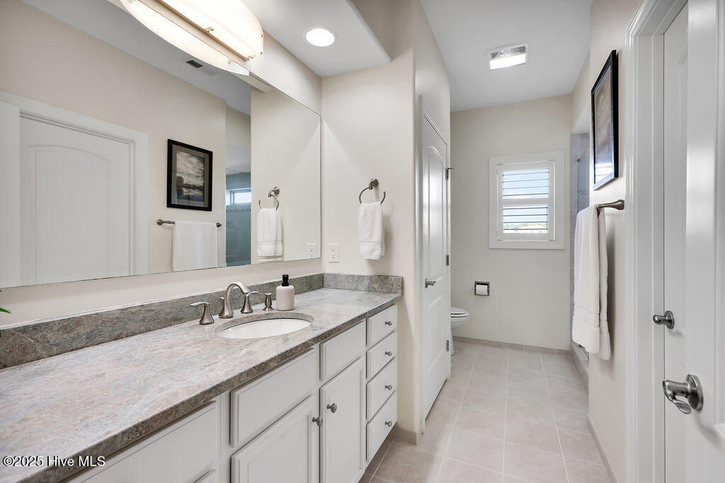 100544404 | Photo 35