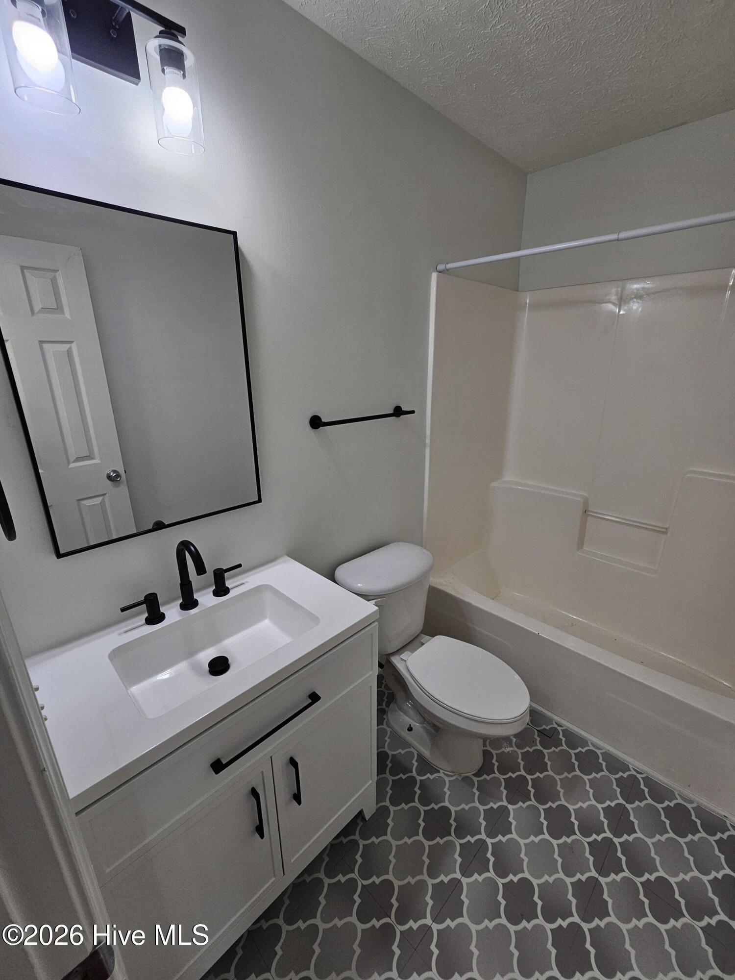 100557905 | Photo 16