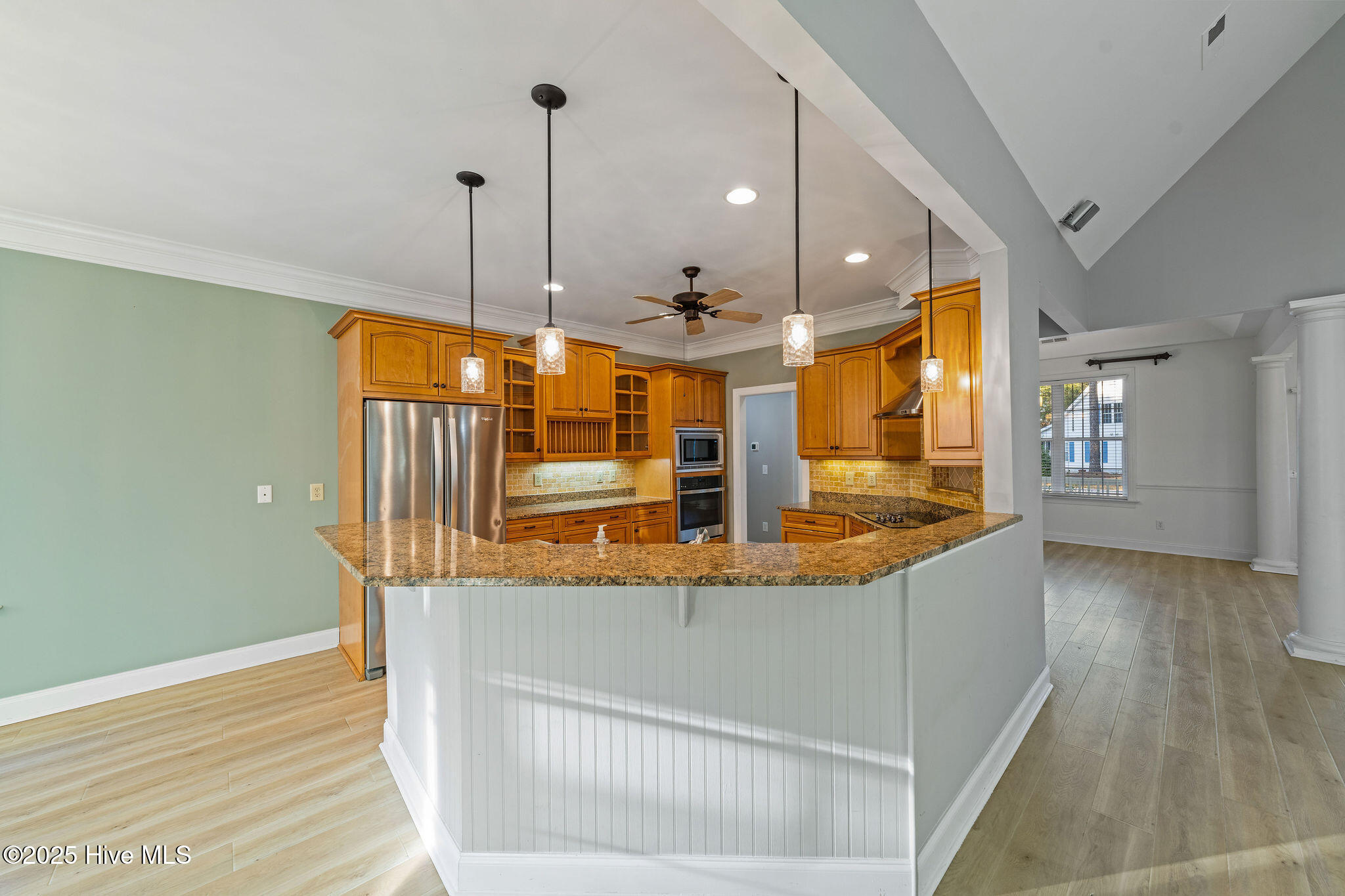 100541606 | Photo 15