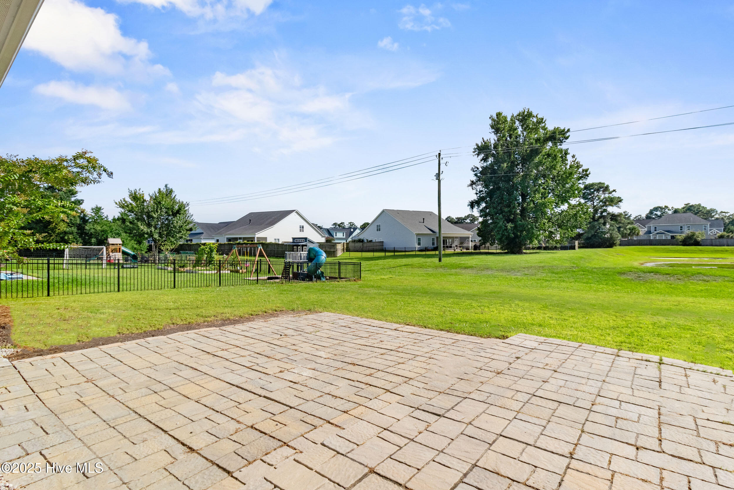 100528109 | Photo 50