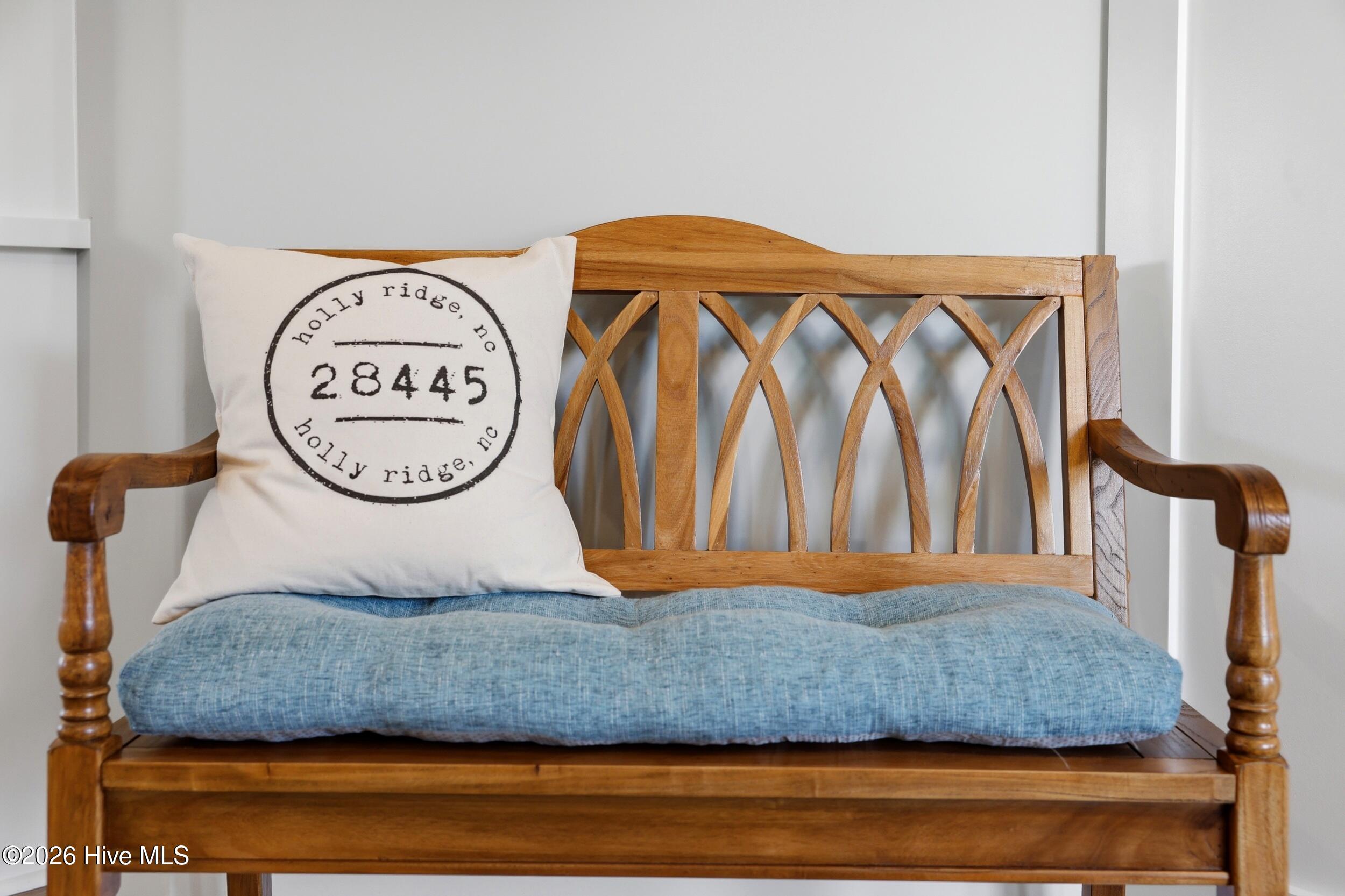 100562298 | Photo 15