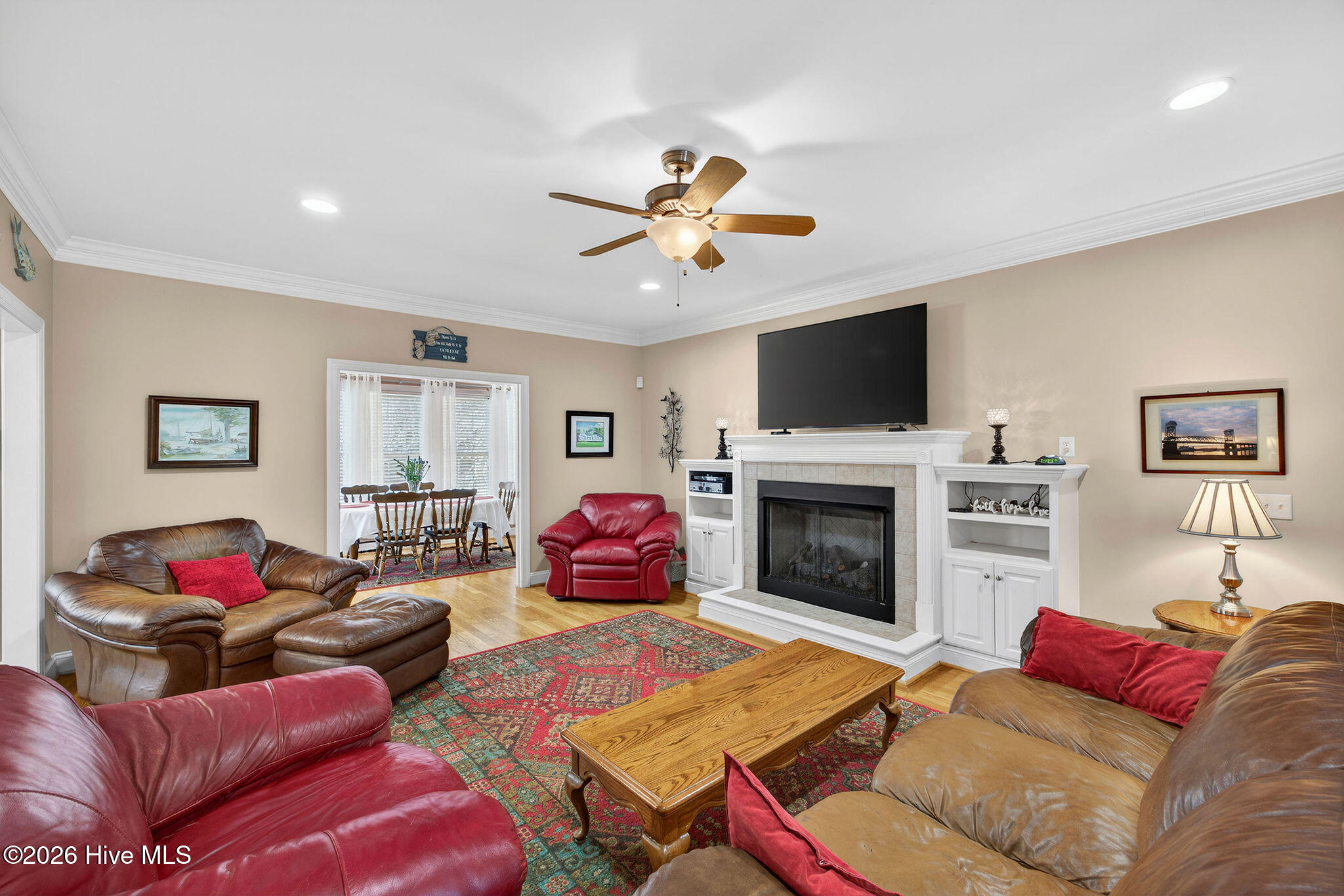 100554164 | Photo 25