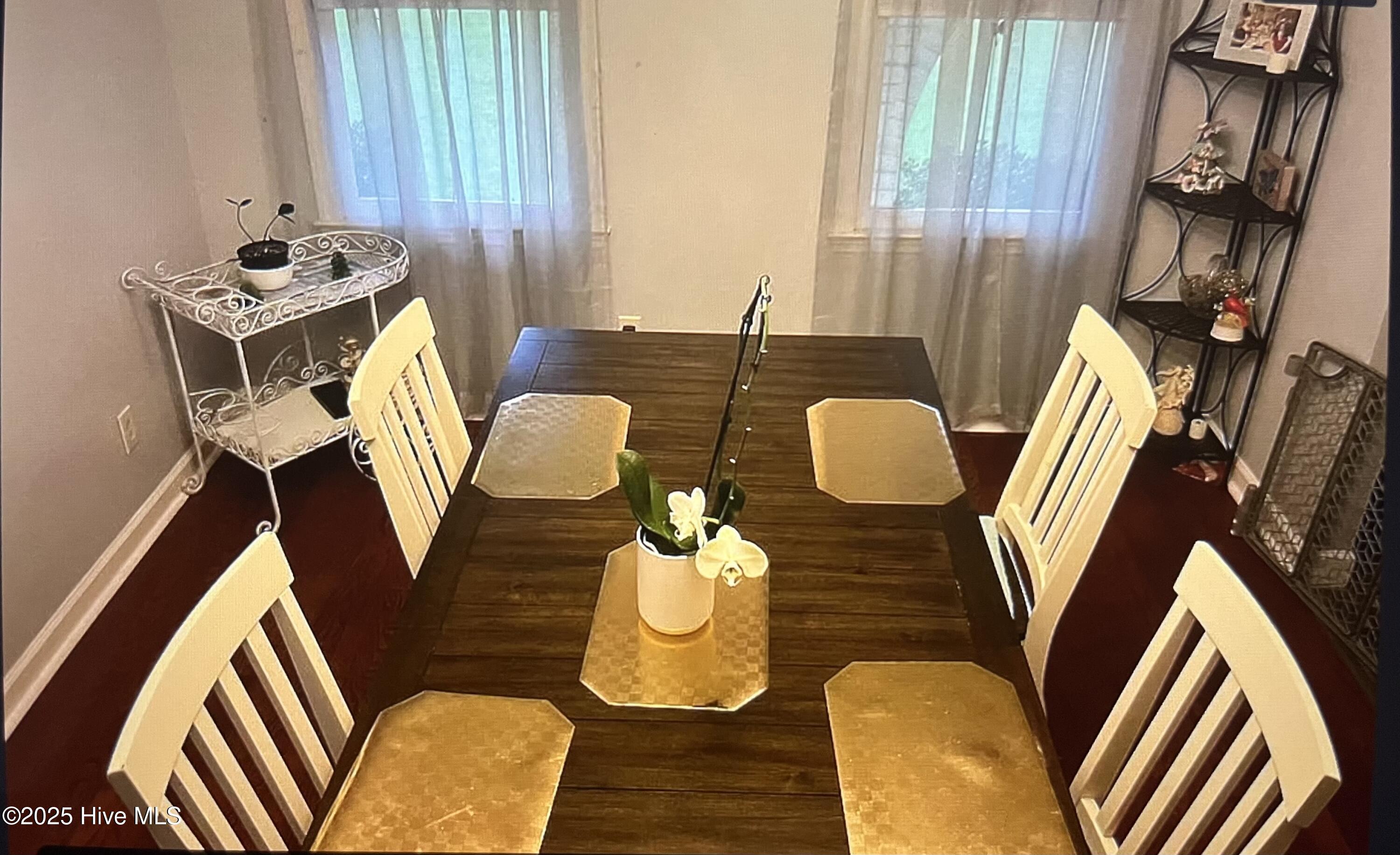 100529800 | Photo 16