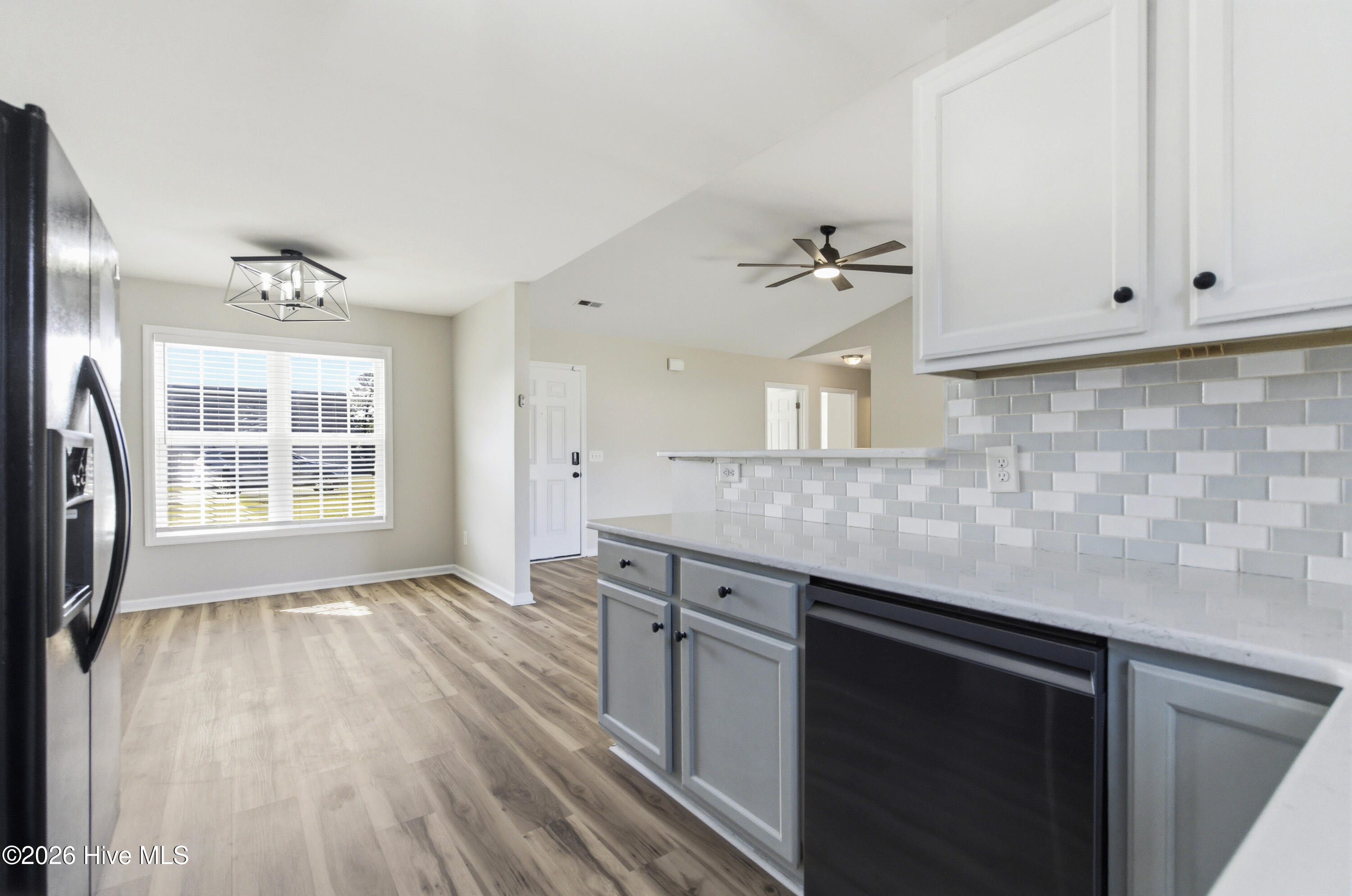 100564497 | Photo 14