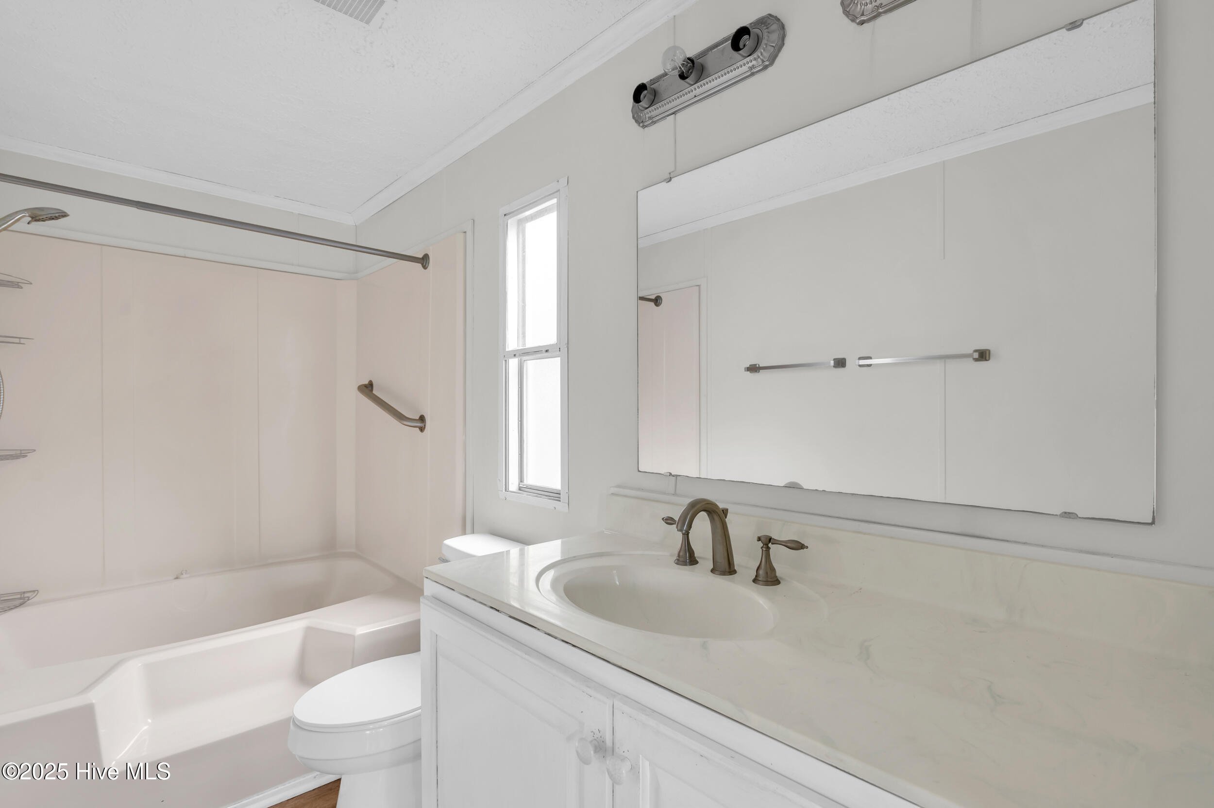 100543883 | Photo 18