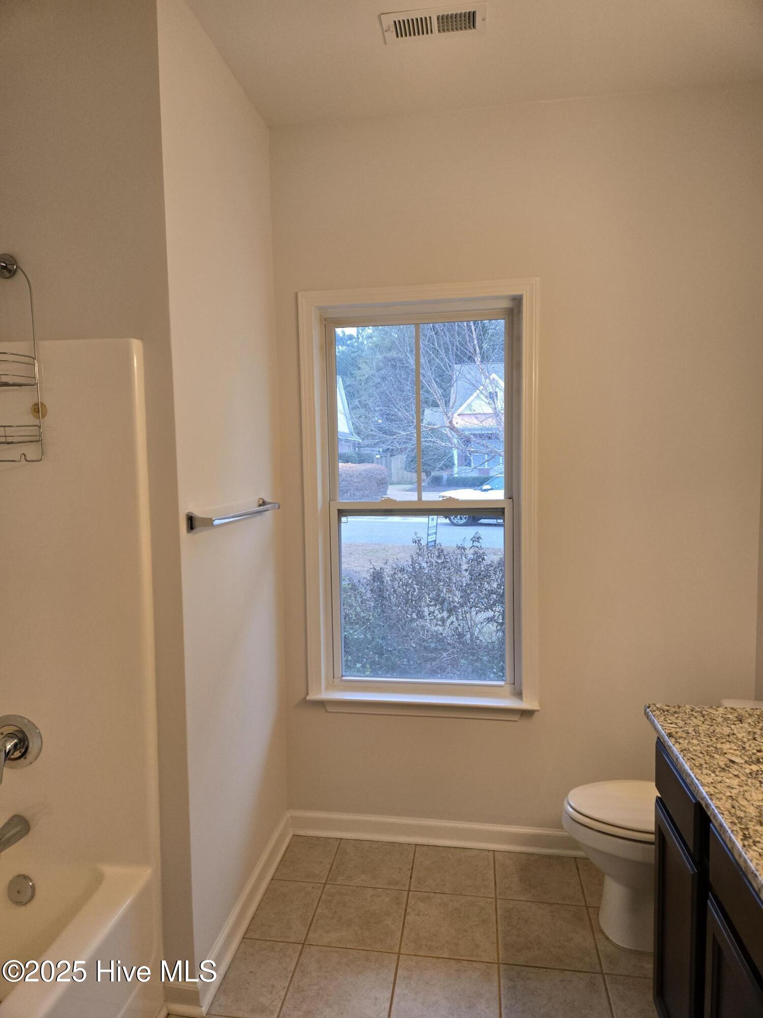 100544610 | Photo 18