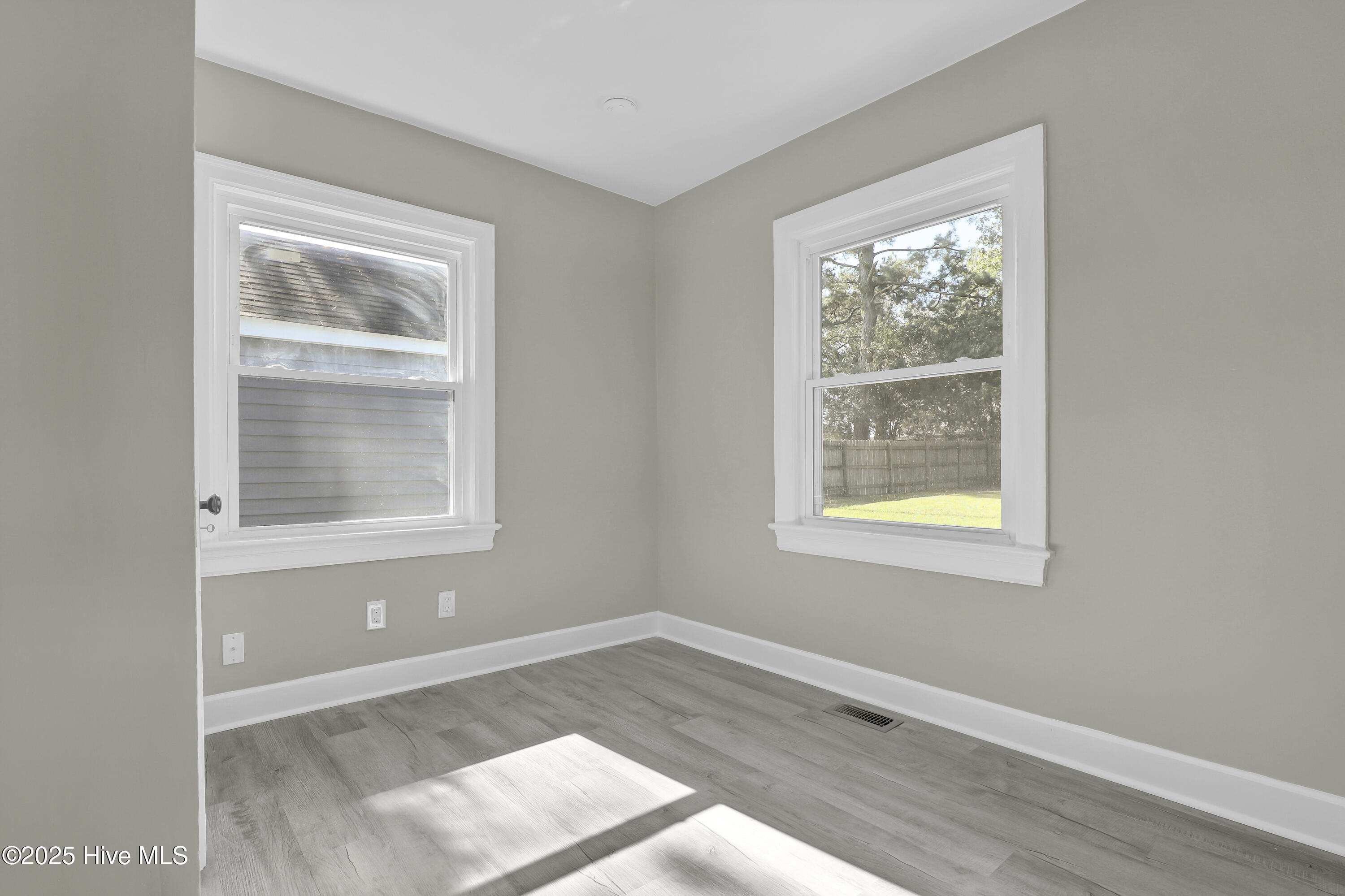 100534298 | Photo 19