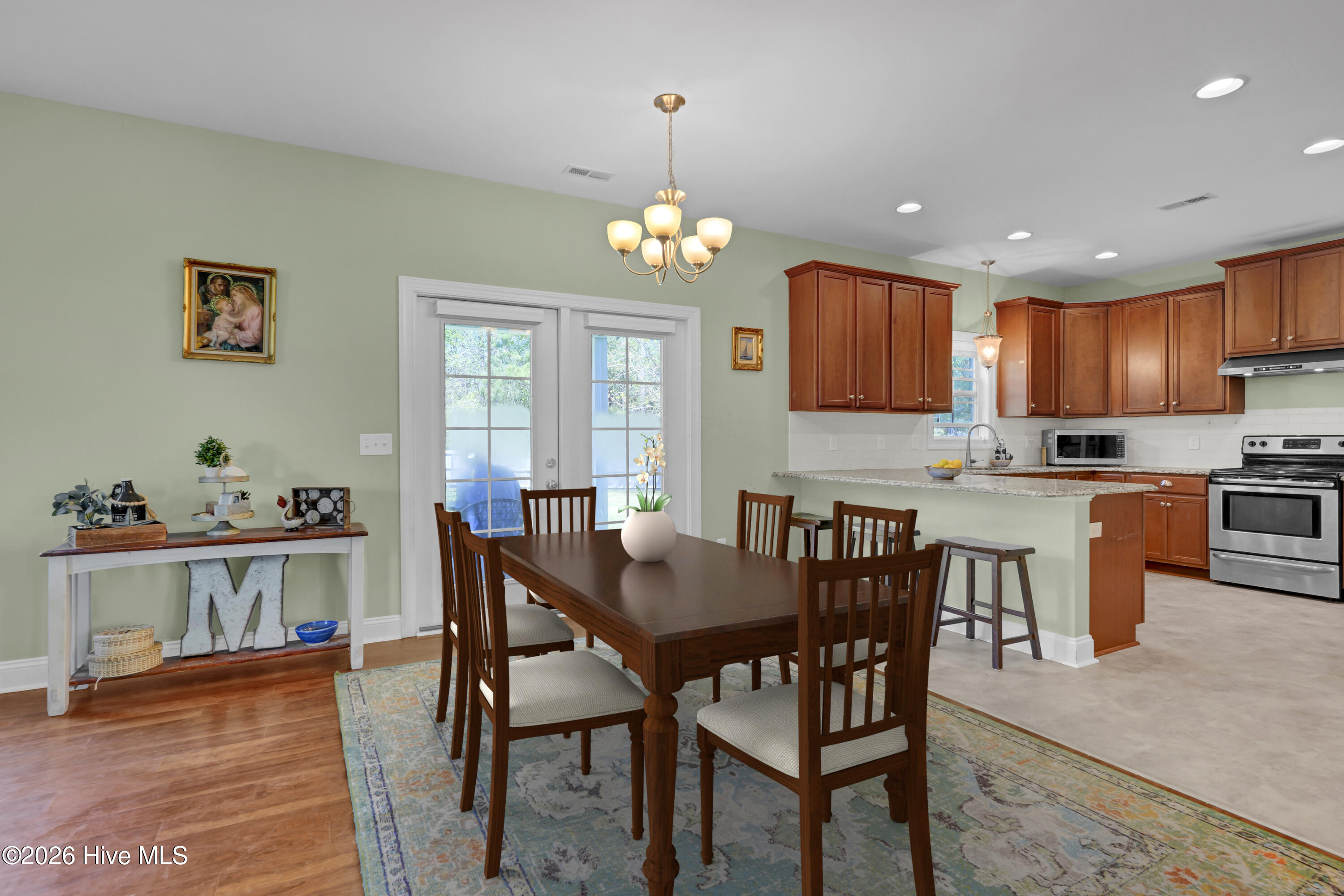 100565660 | Photo 15