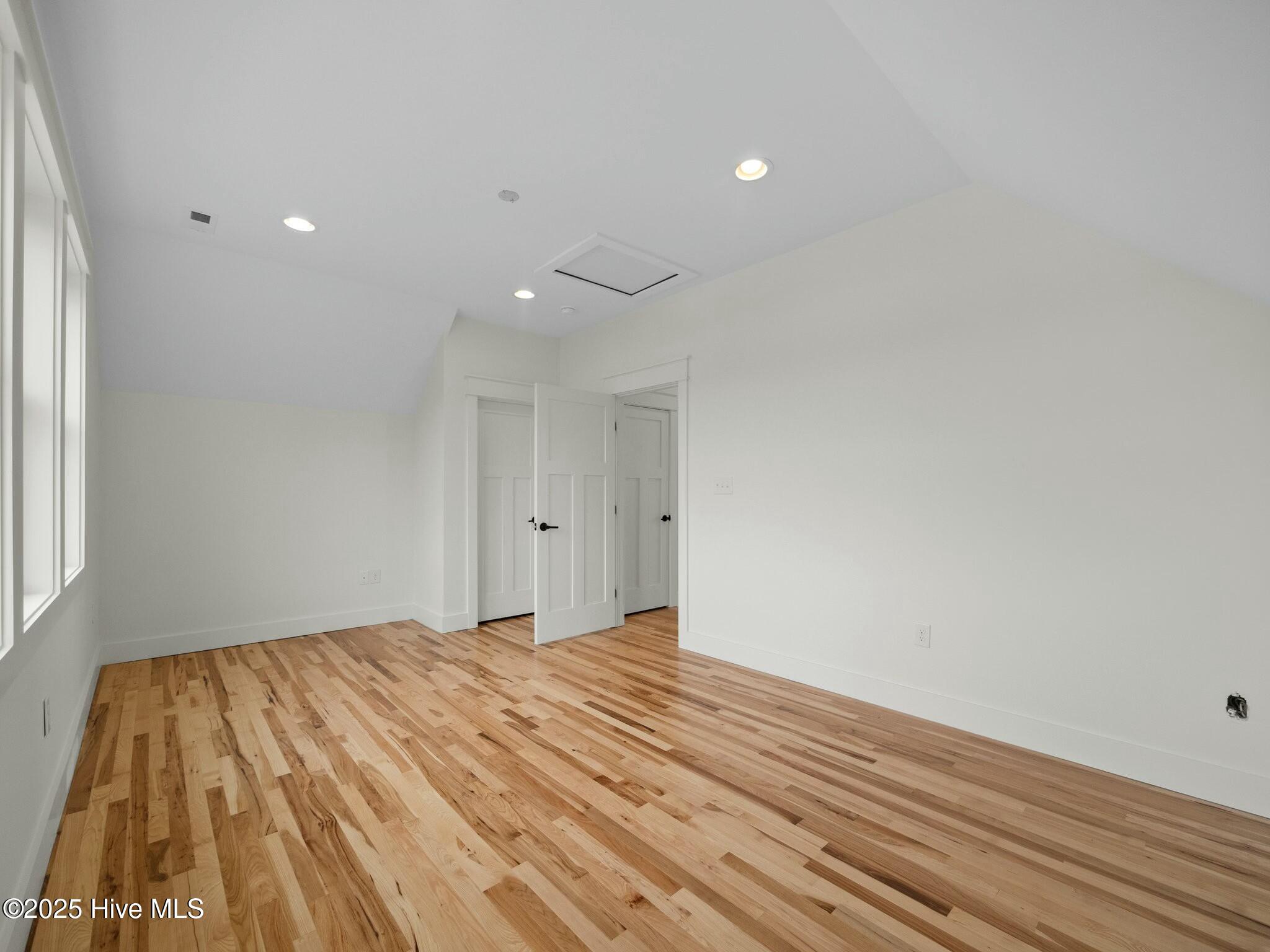 100535594 | Photo 20