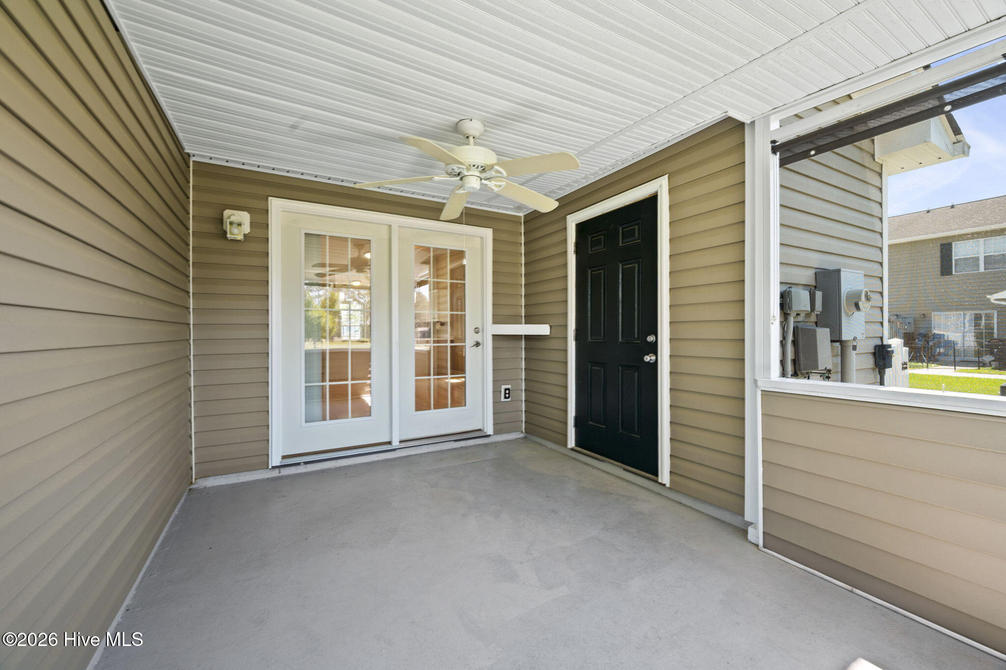 100568088 | Photo 26