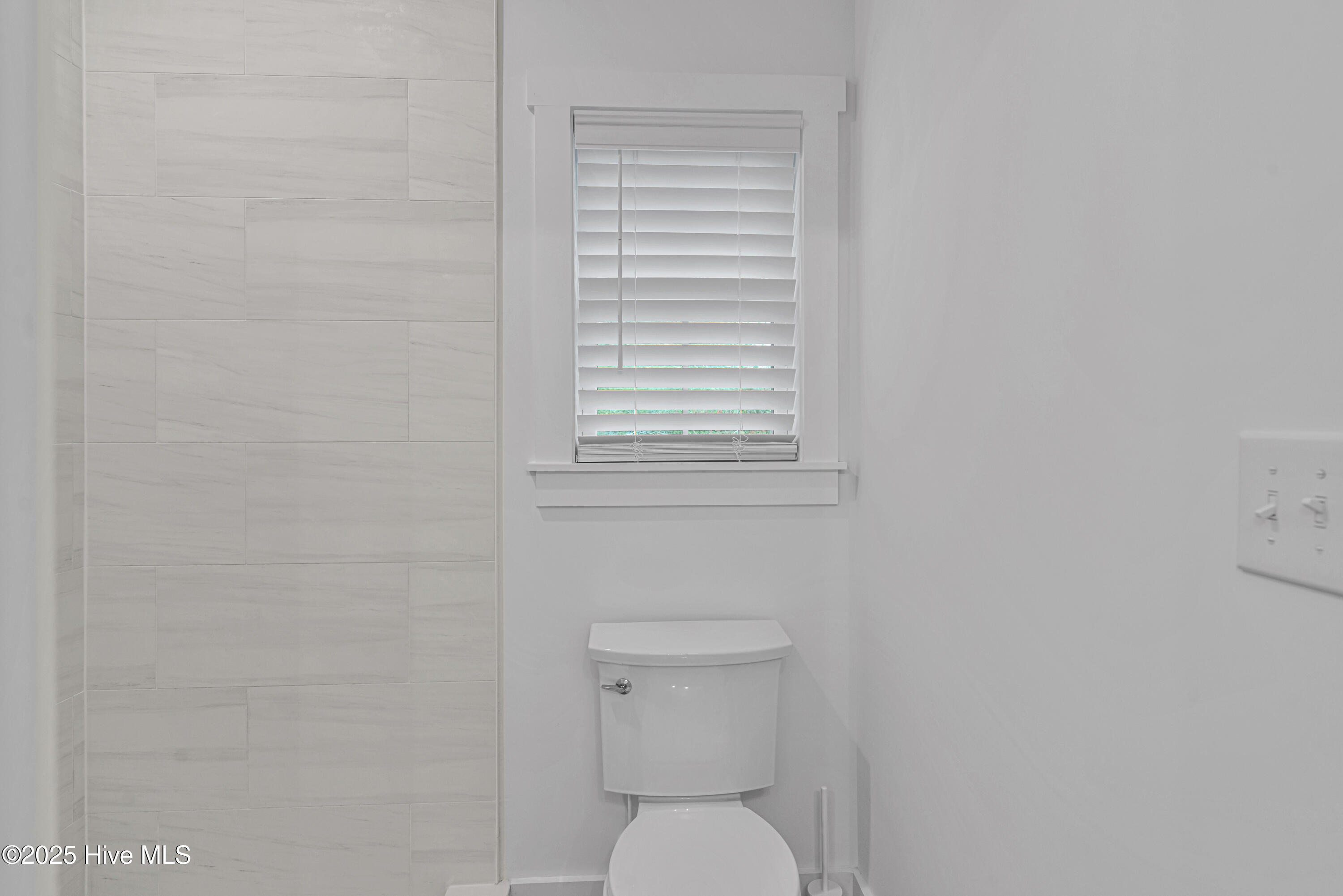 100542674 | Photo 22