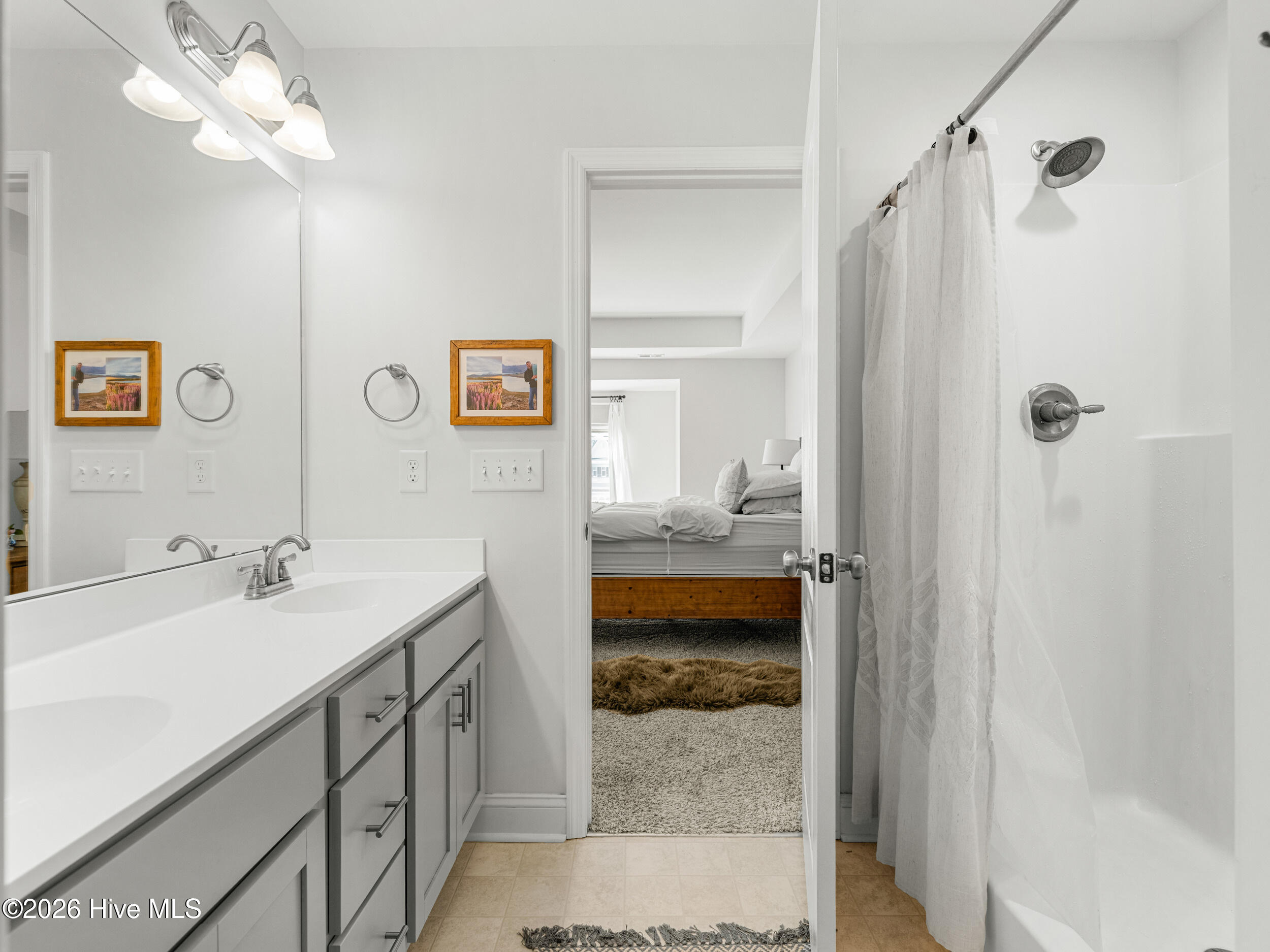 100558735 | Photo 41