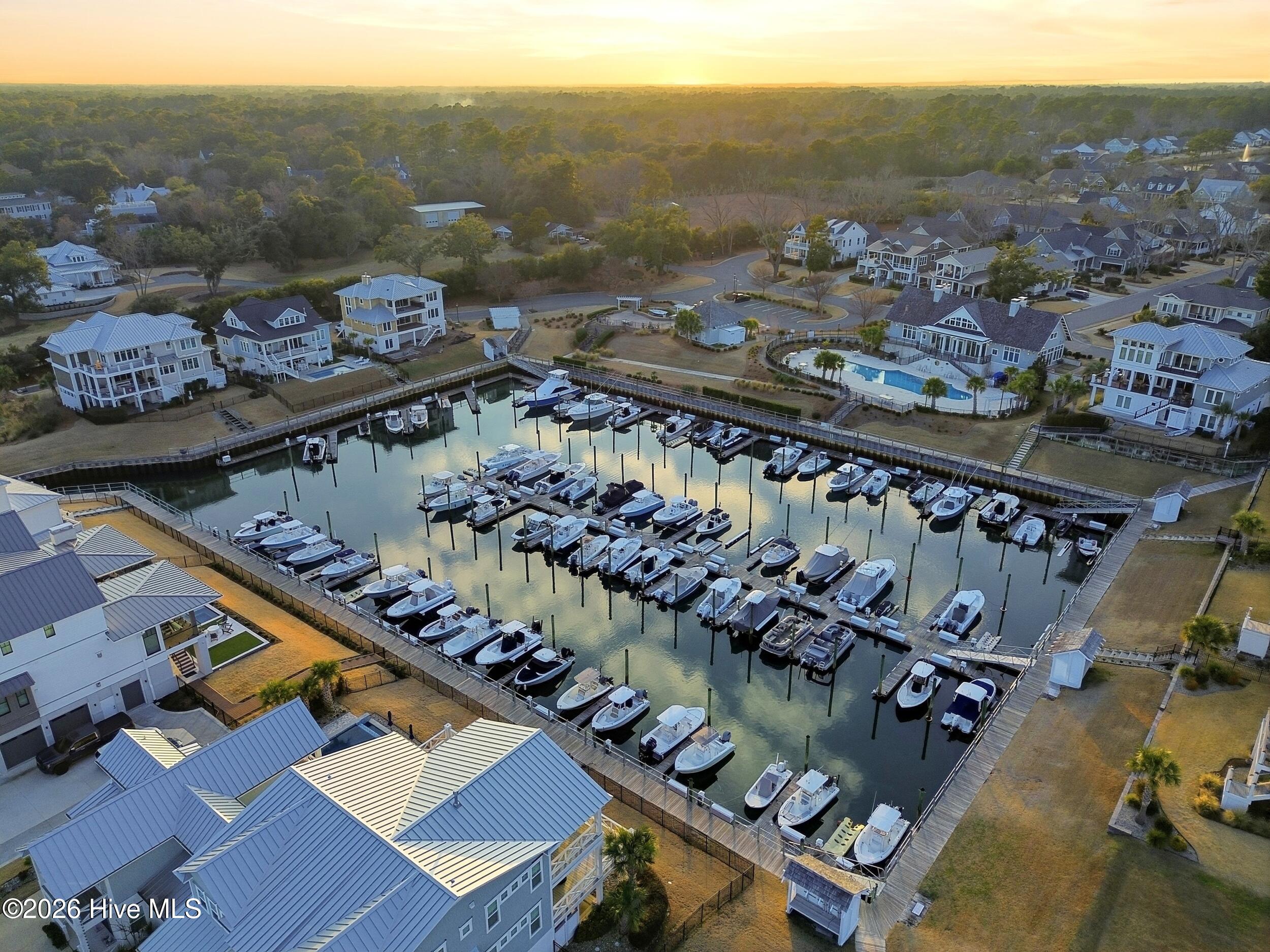 100567048 | Photo 54