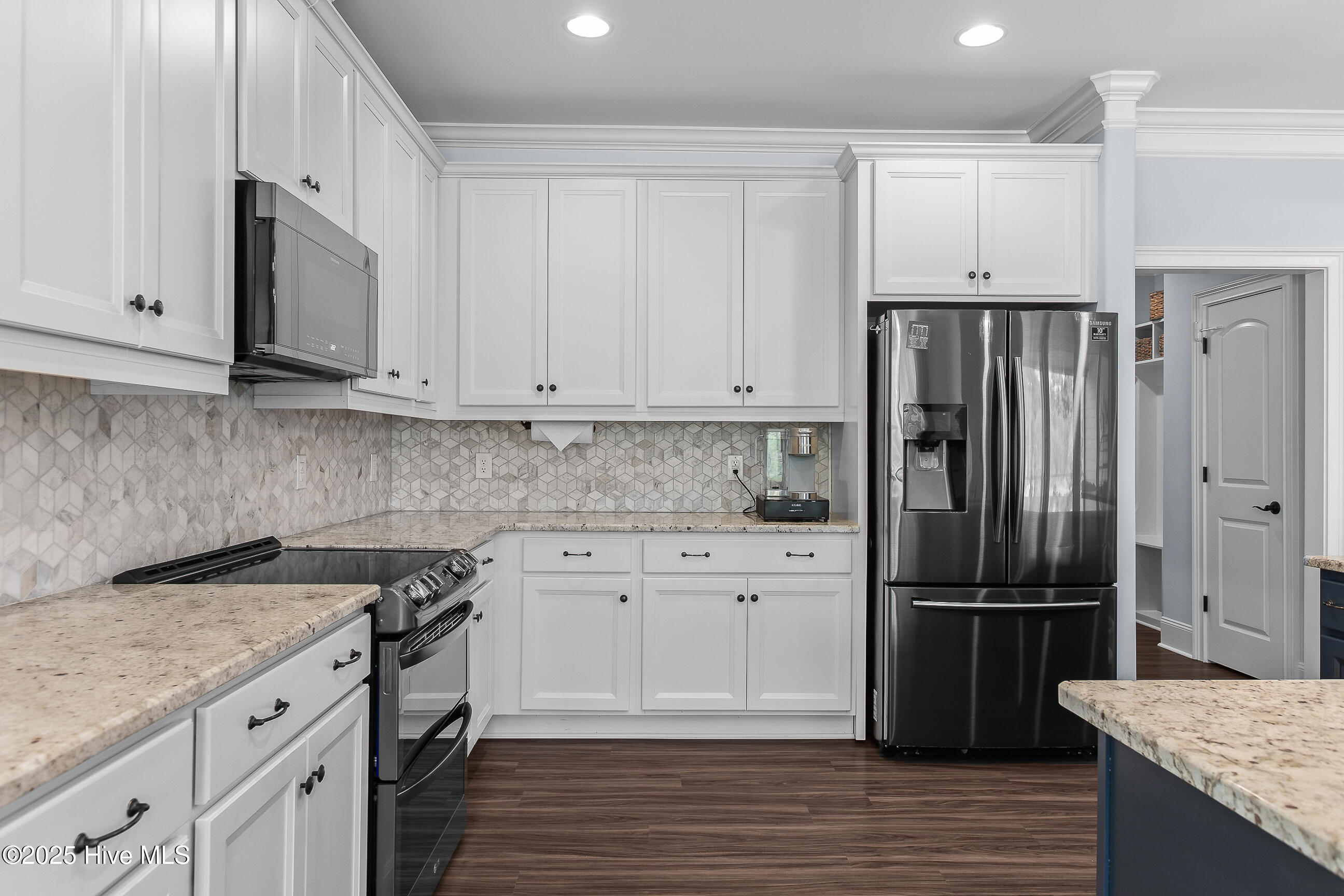 100536190 | Photo 15