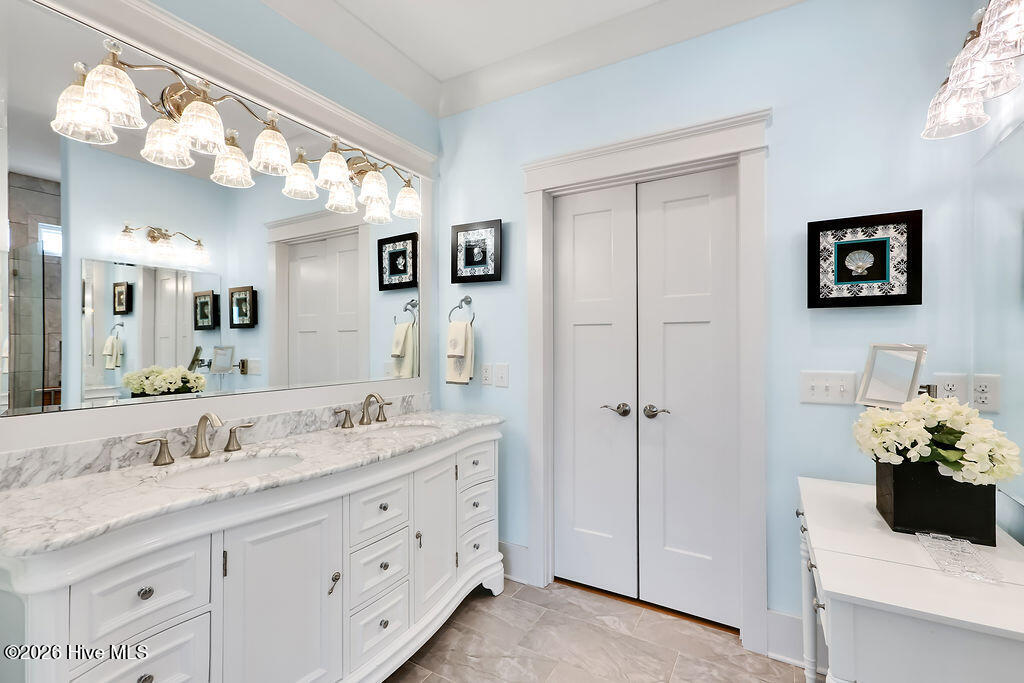 100564206 | Photo 18