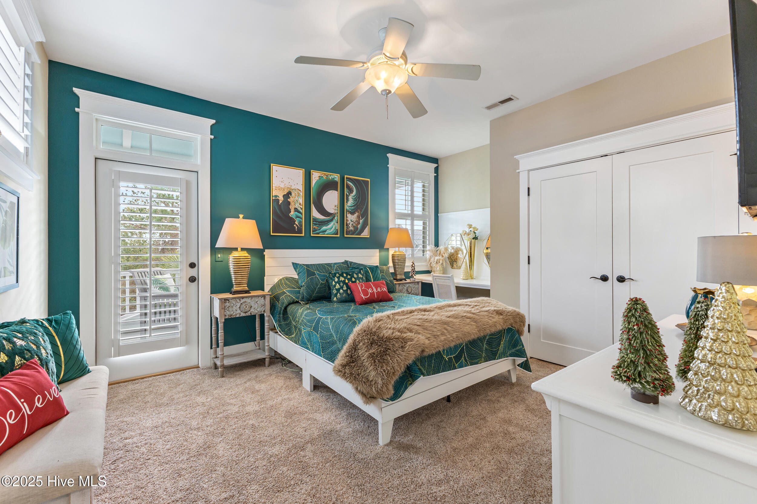 100543179 | Photo 53