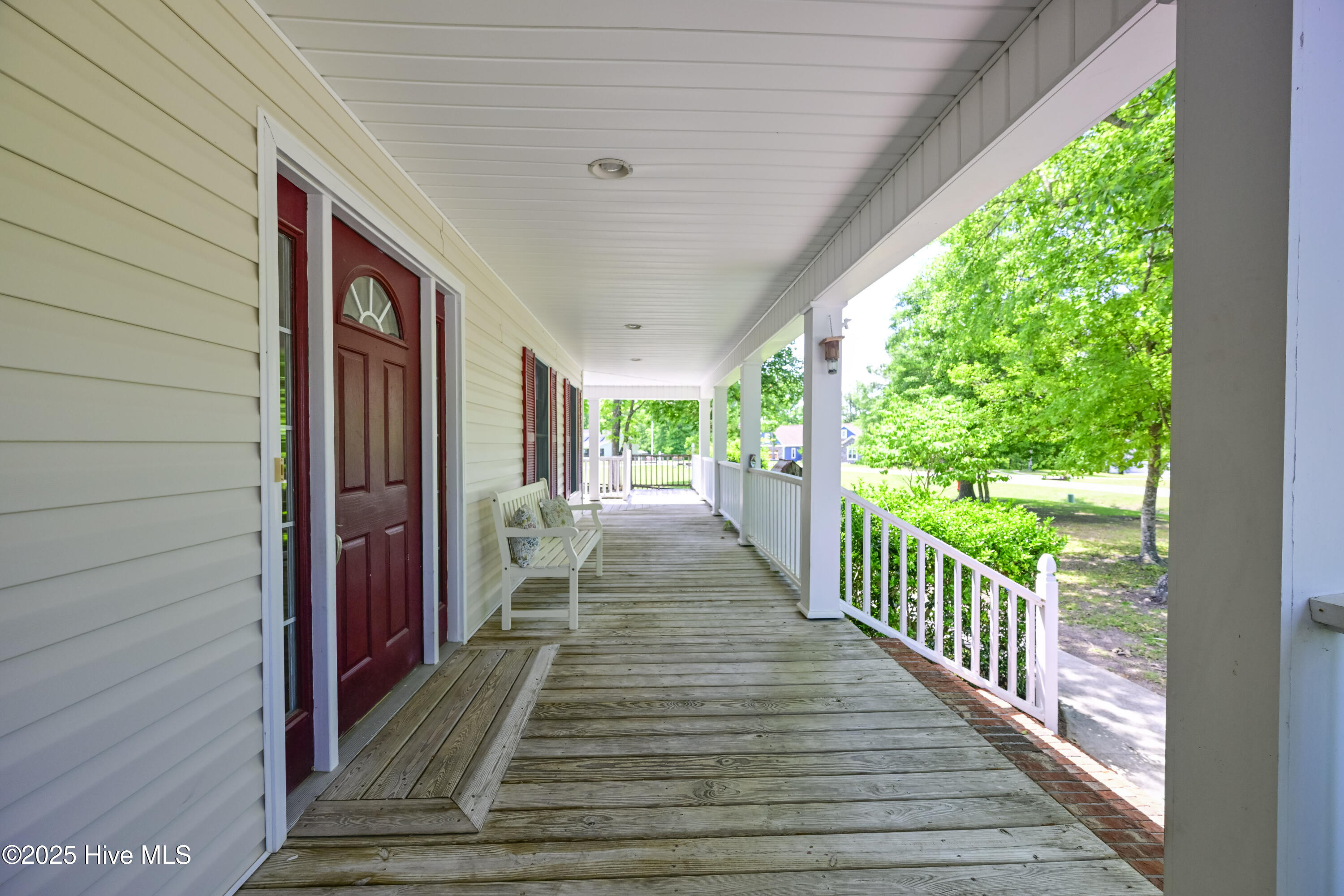 100523766 | Photo 81