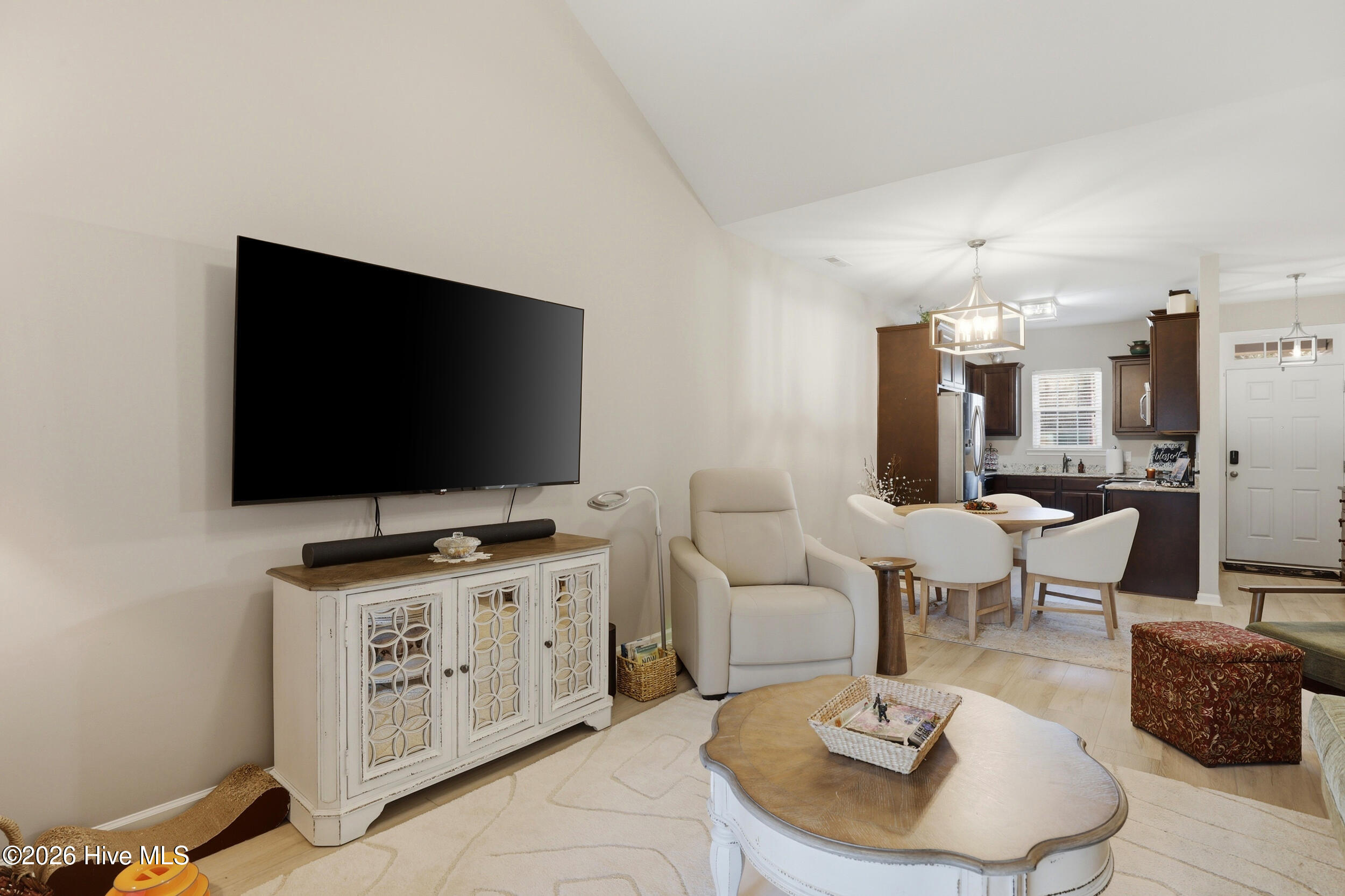 100559170 | Photo 13