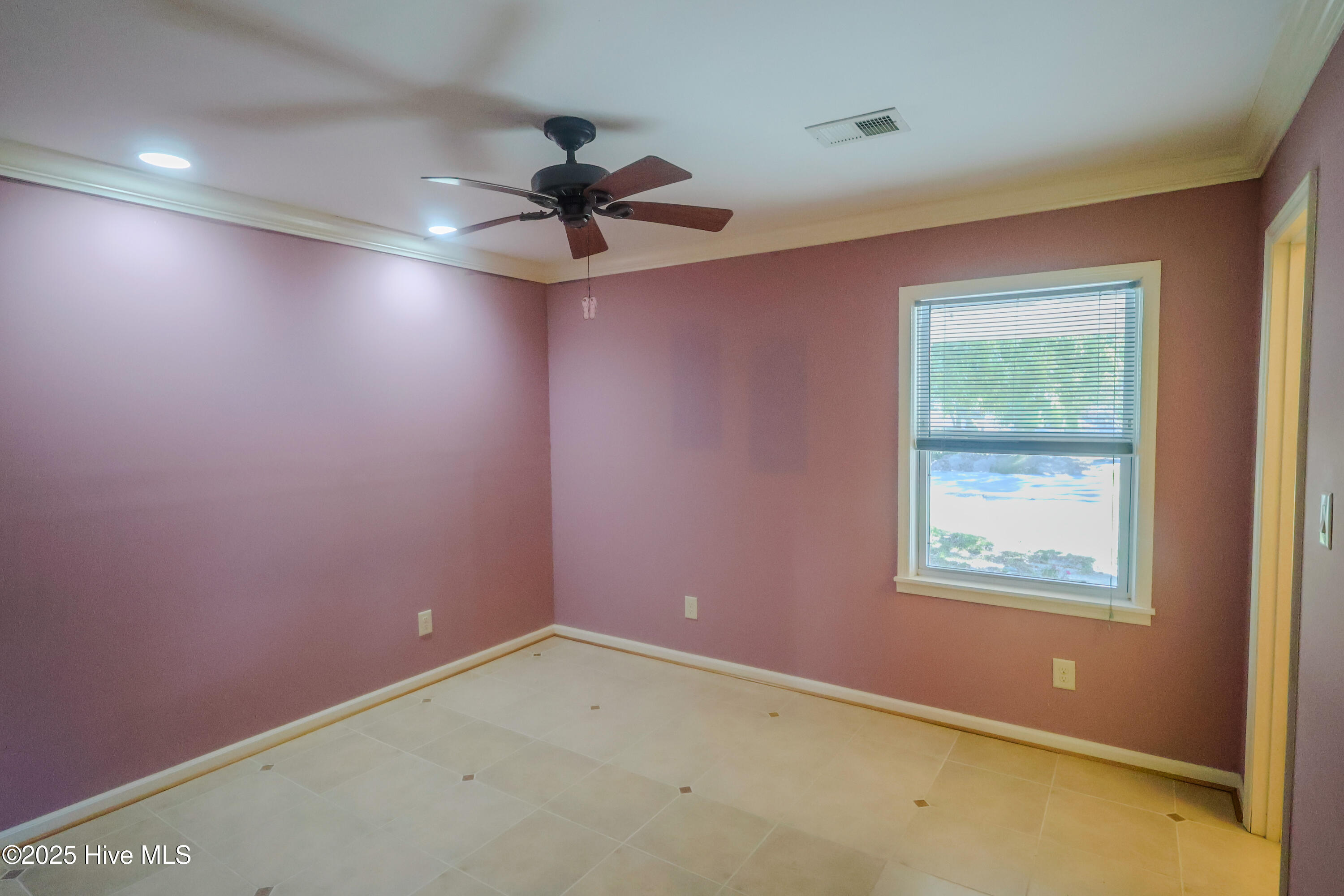 100504444 | Photo 19