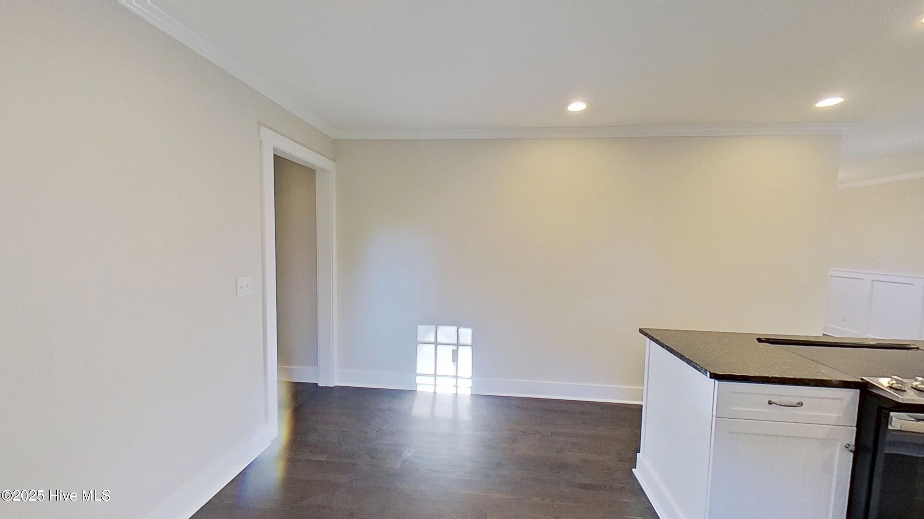 100541307 | Photo 12