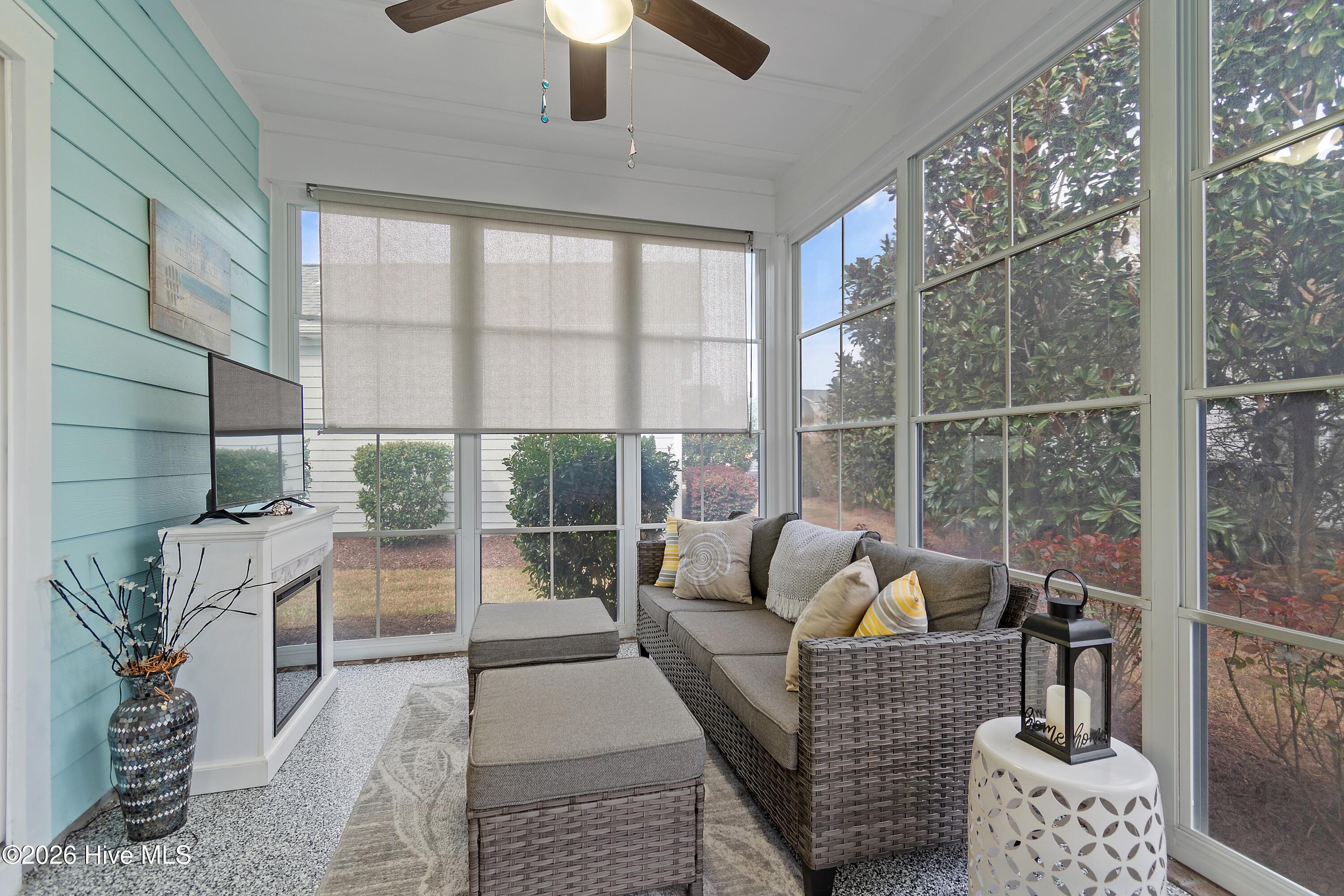 100561282 | Photo 54