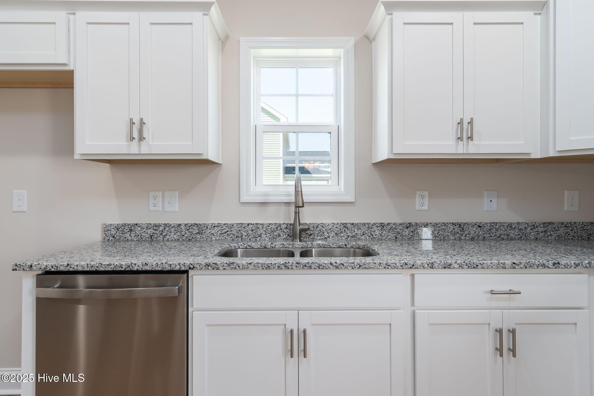 100496032 | Photo 19