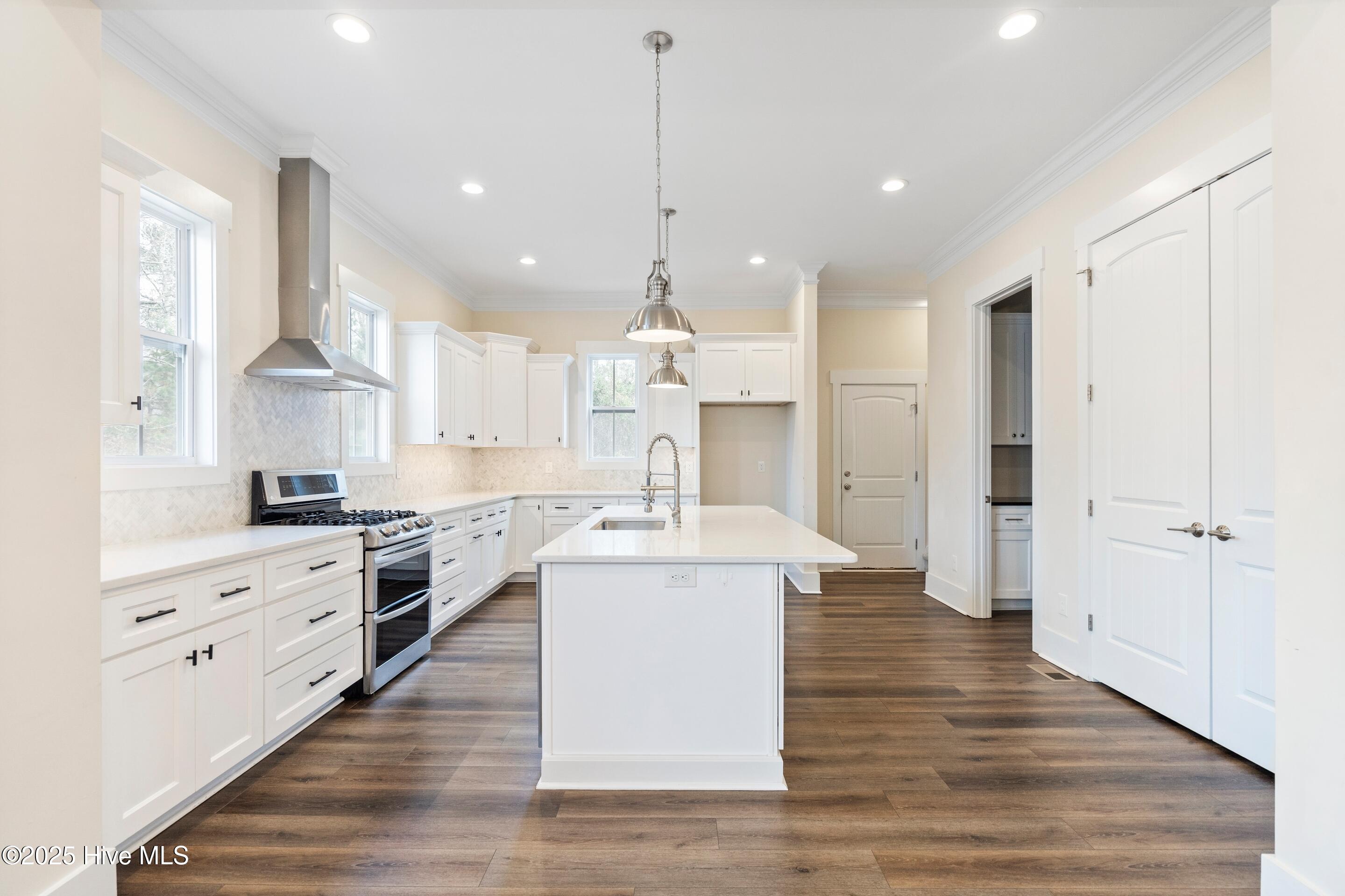 100544817 | Photo 14