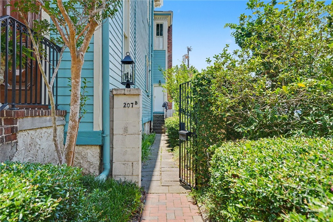Gate to Carriage House Apartment