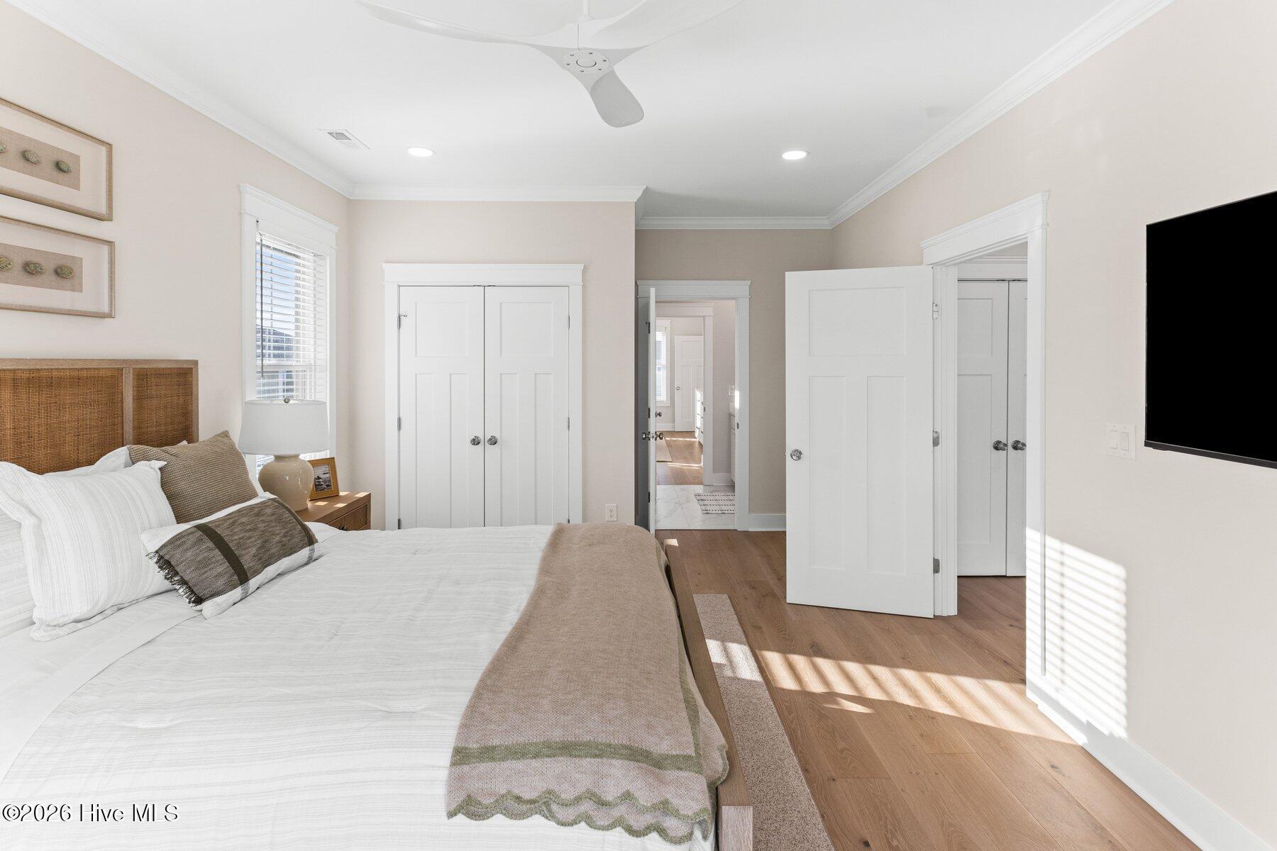 100561823 | Photo 37