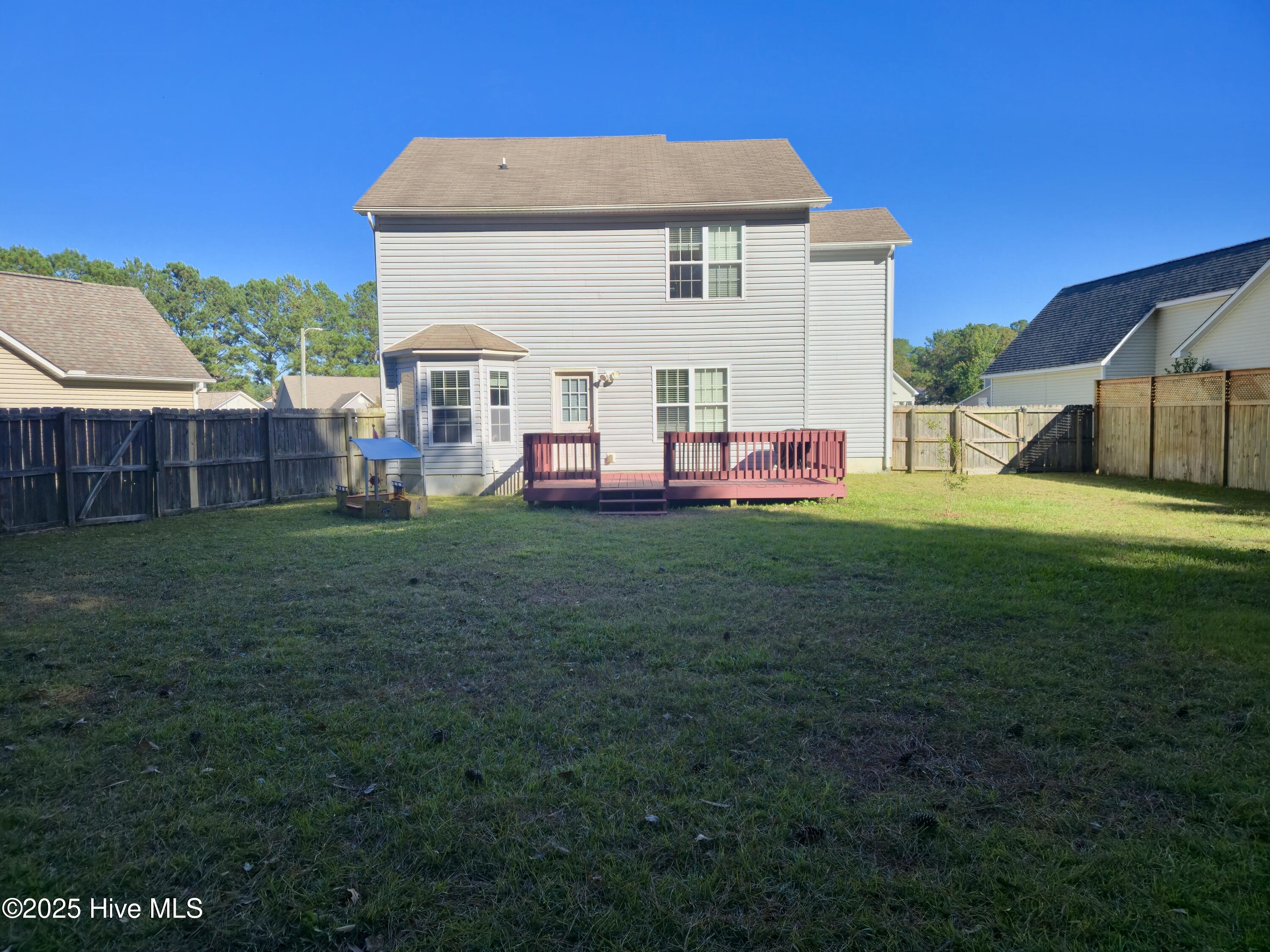 100536597 | Photo 28