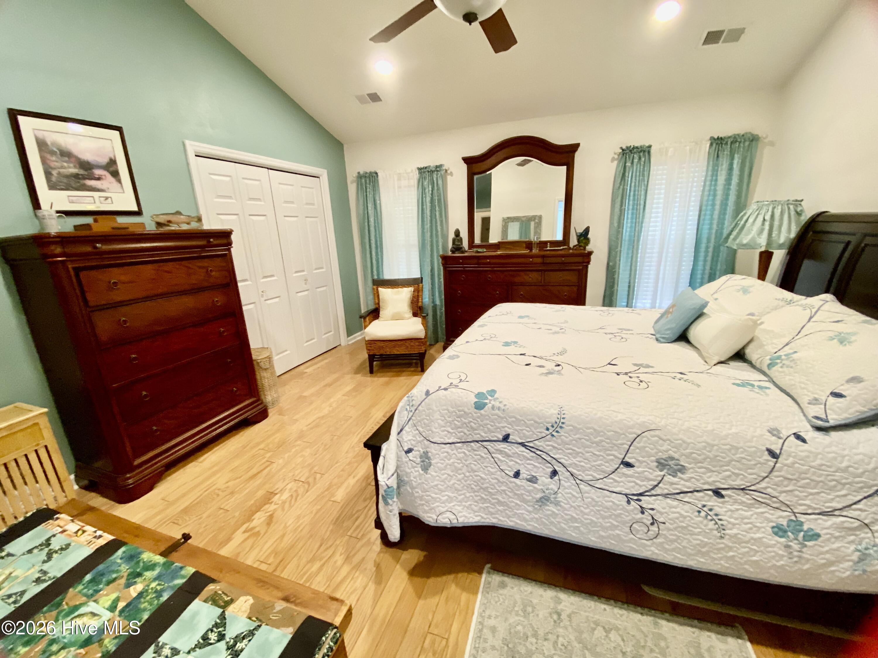 100555896 | Photo 23