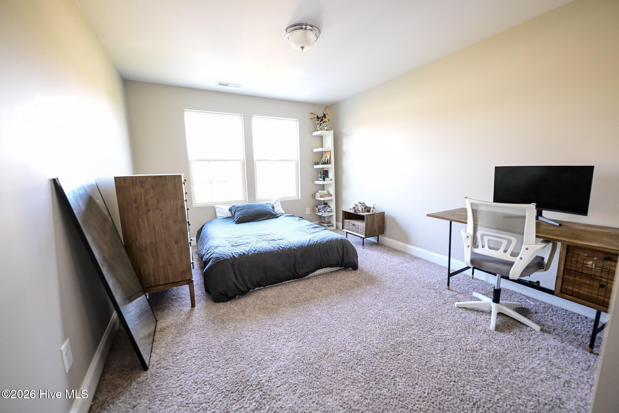 100570213 | Photo 22