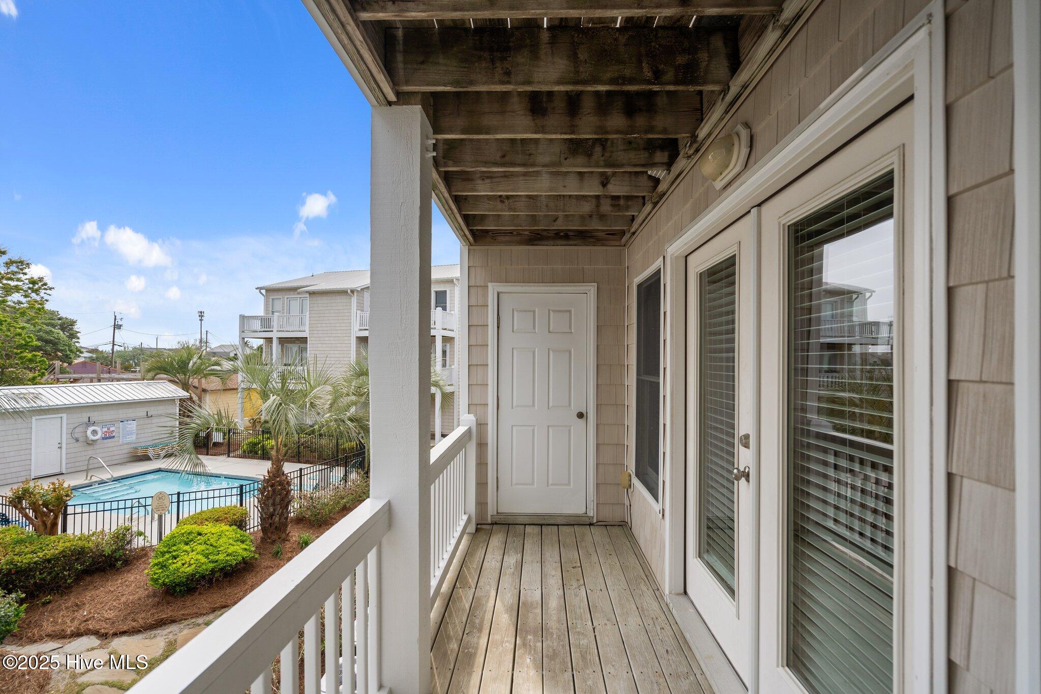 100531131 | Photo 50