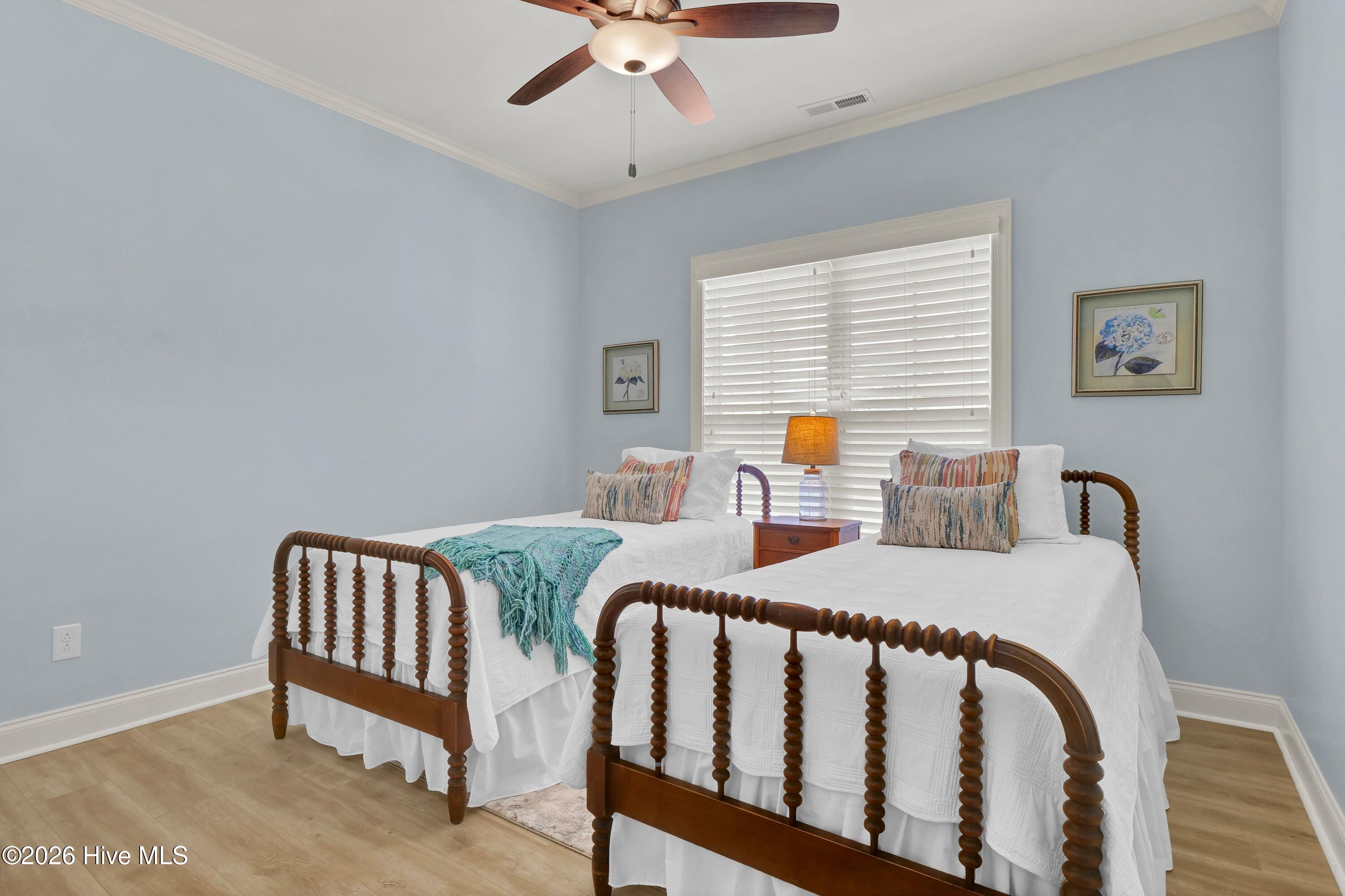 100561257 | Photo 16