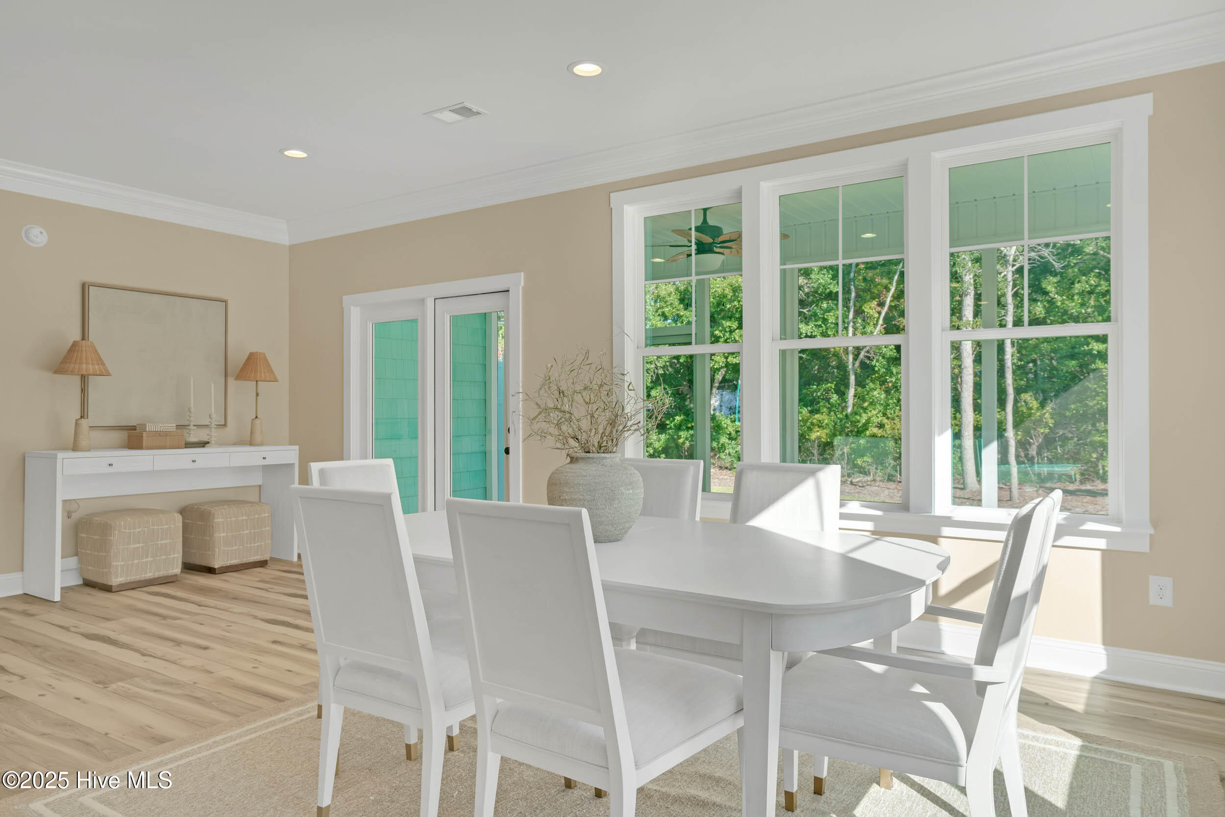 100460470 | Photo 28