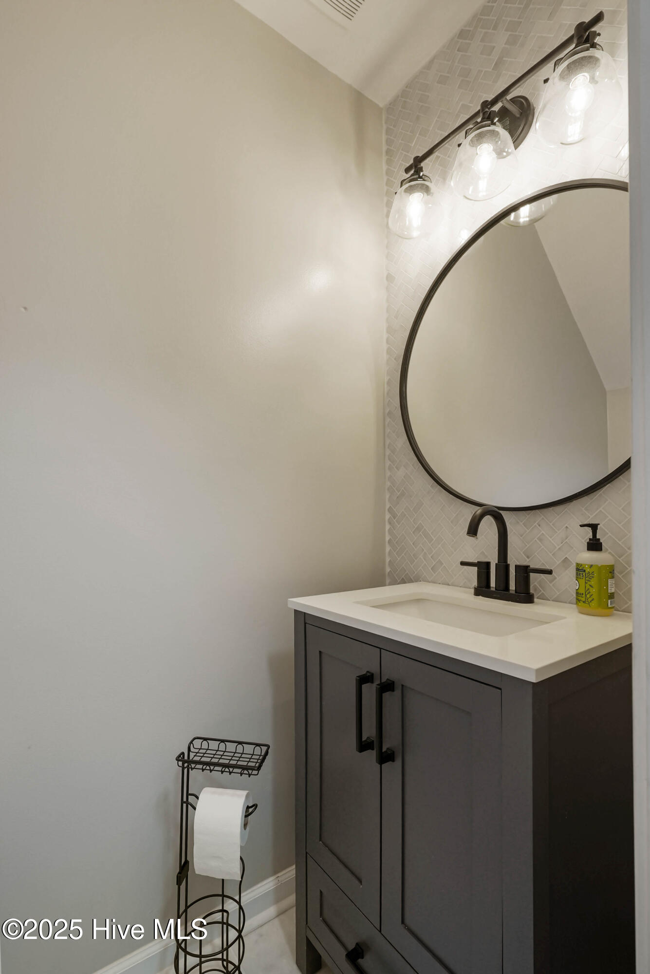 100542375 | Photo 12