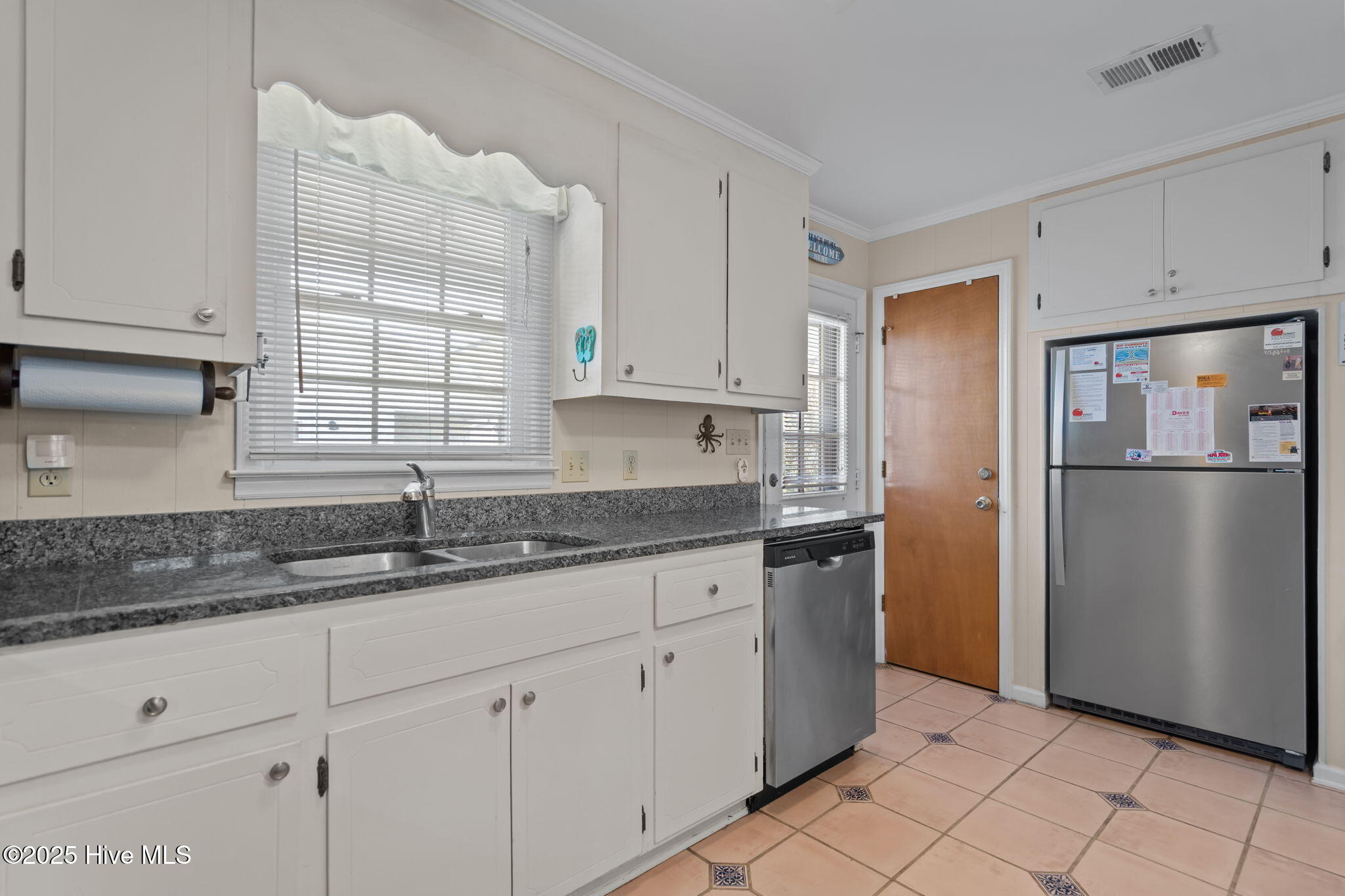 100537685 | Photo 19