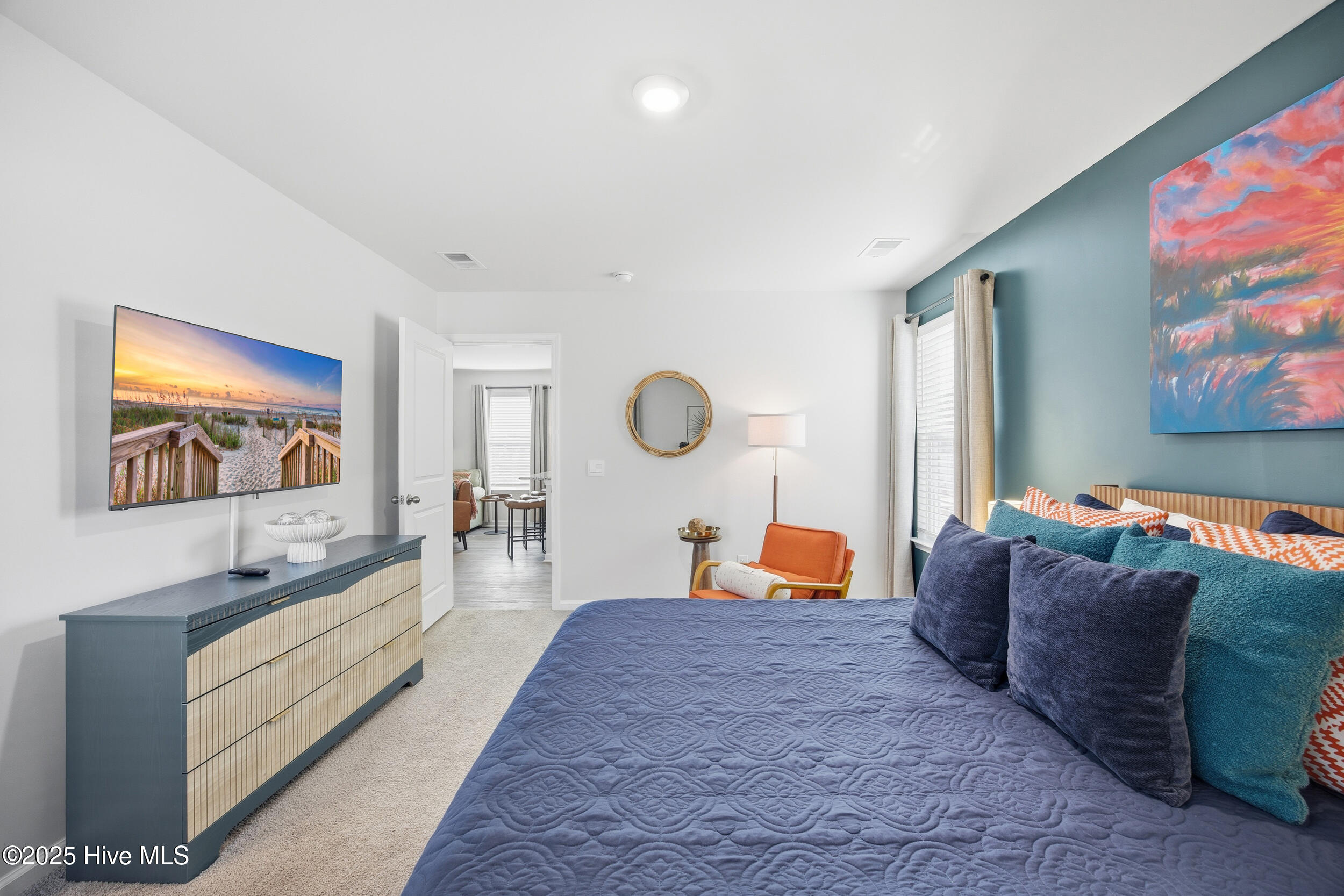 100544841 | Photo 16