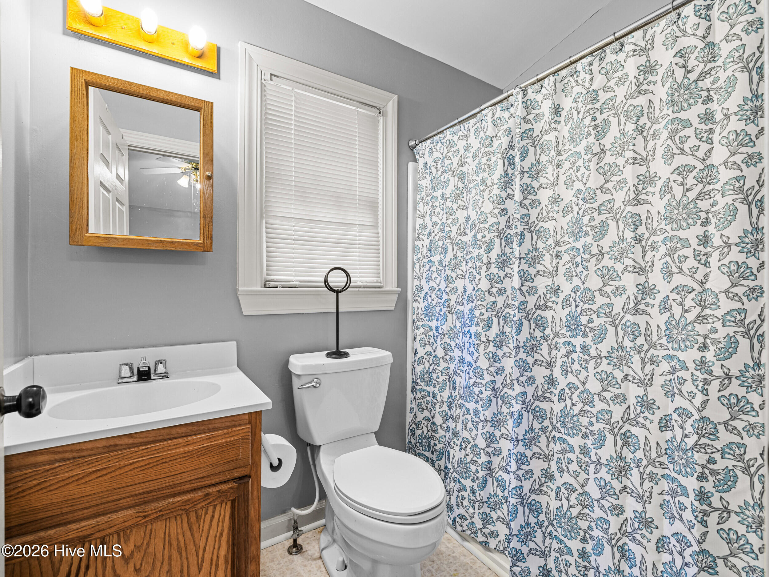 100570486 | Photo 63