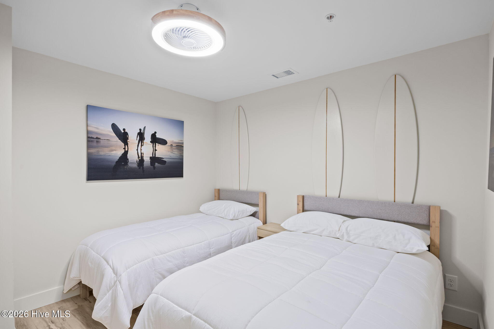 100566636 | Photo 23