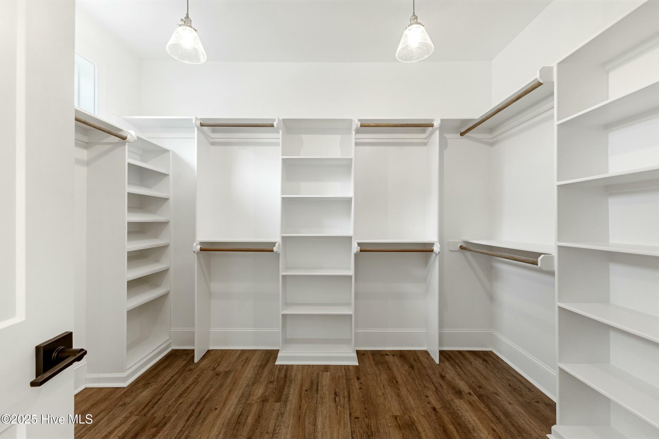 100498490 | Photo 38