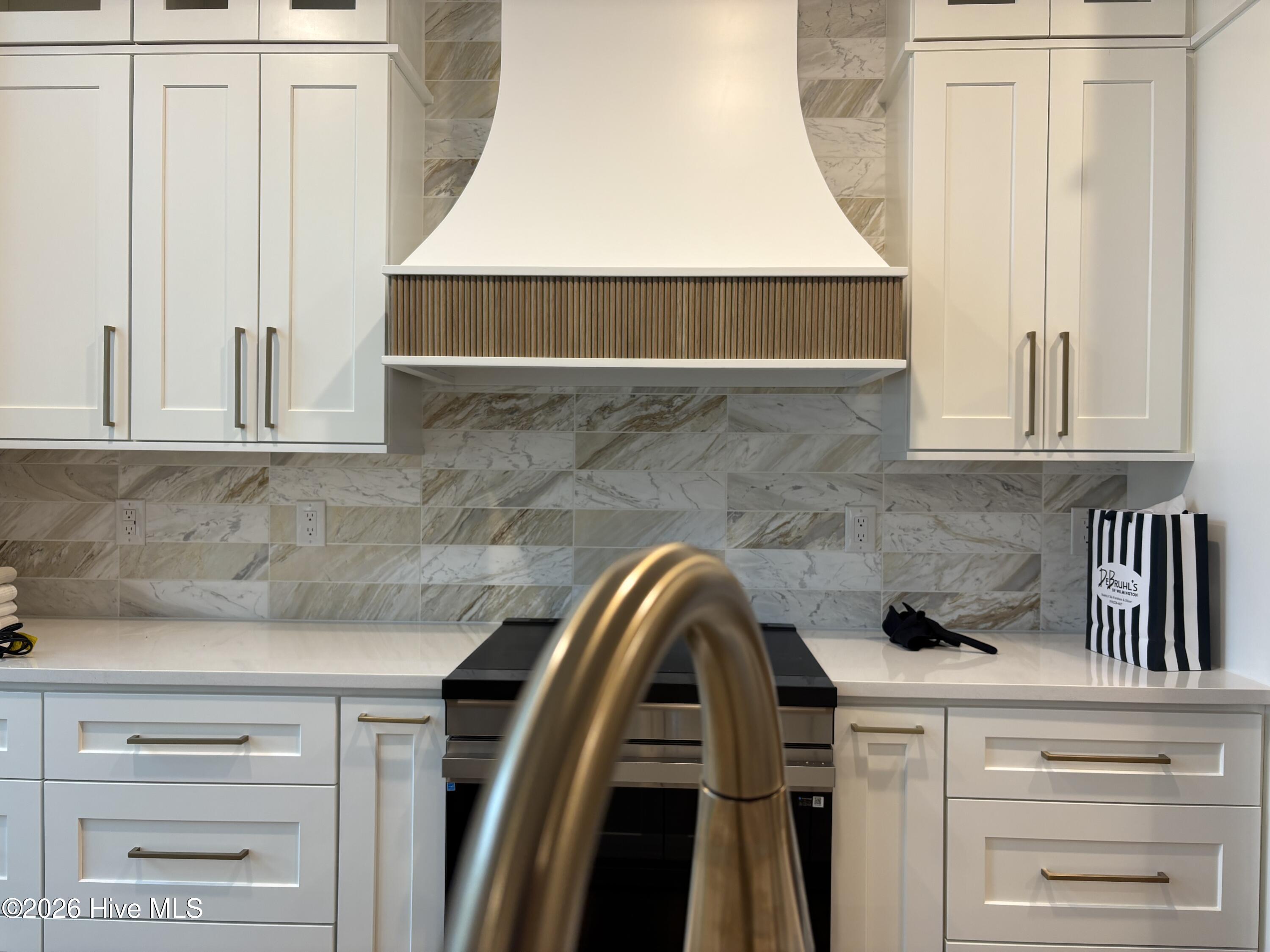 100516902 | Photo 28