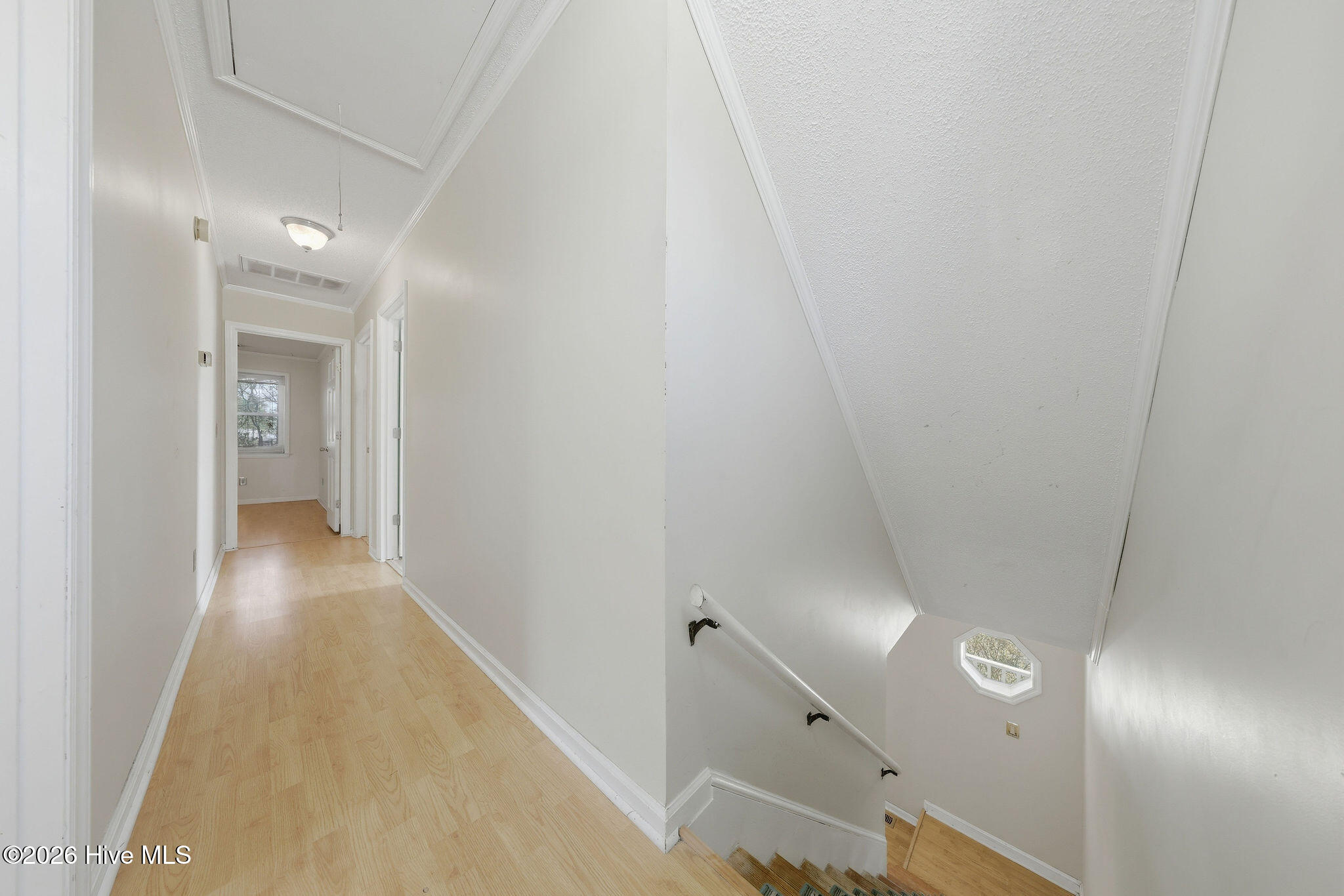 100560695 | Photo 27