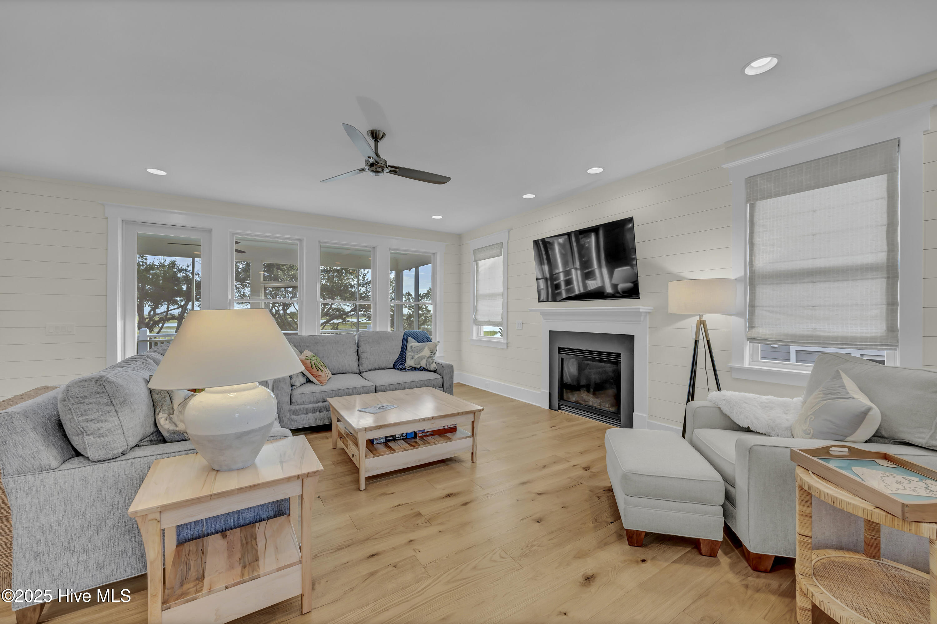 100534977 | Photo 13