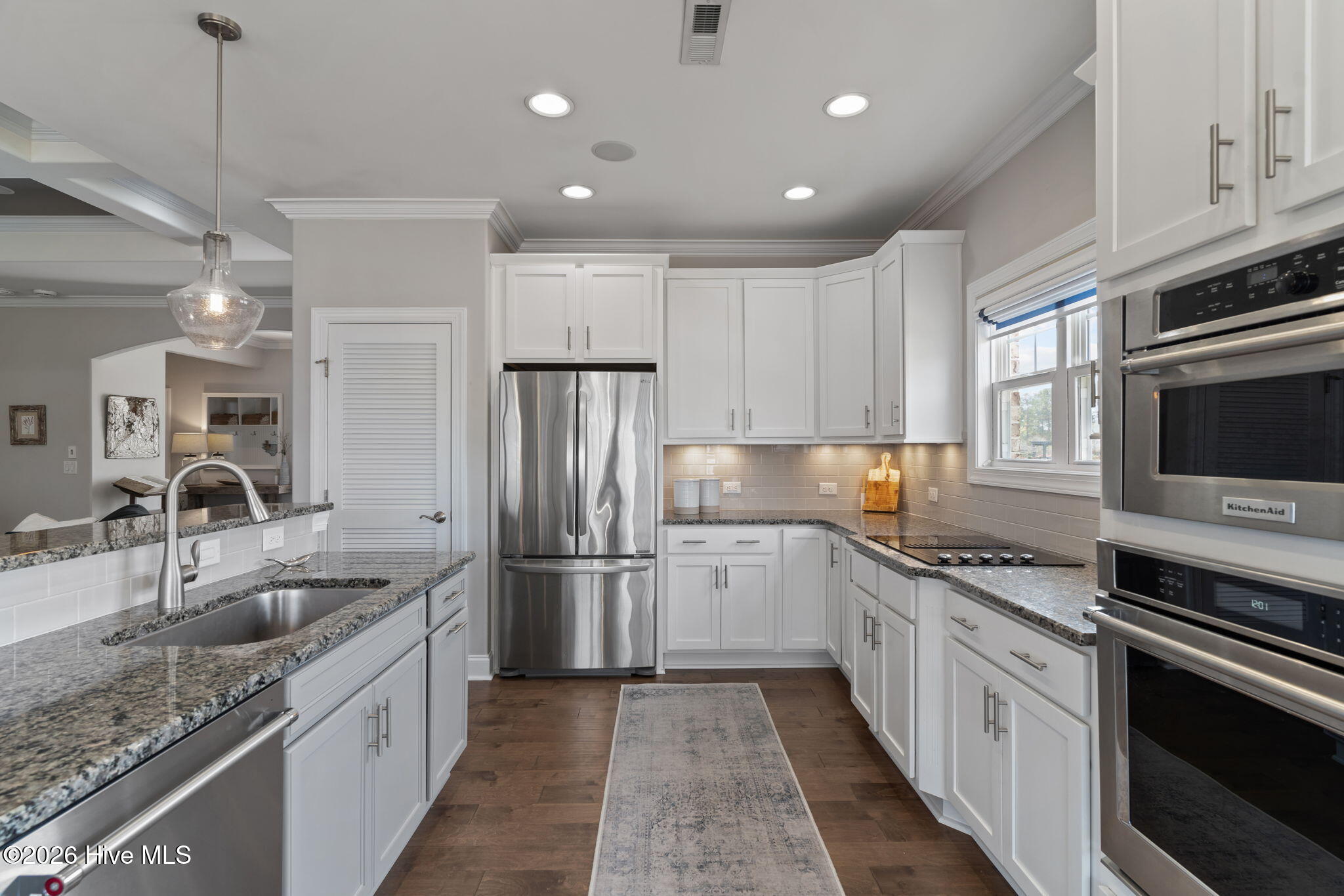 100560533 | Photo 13