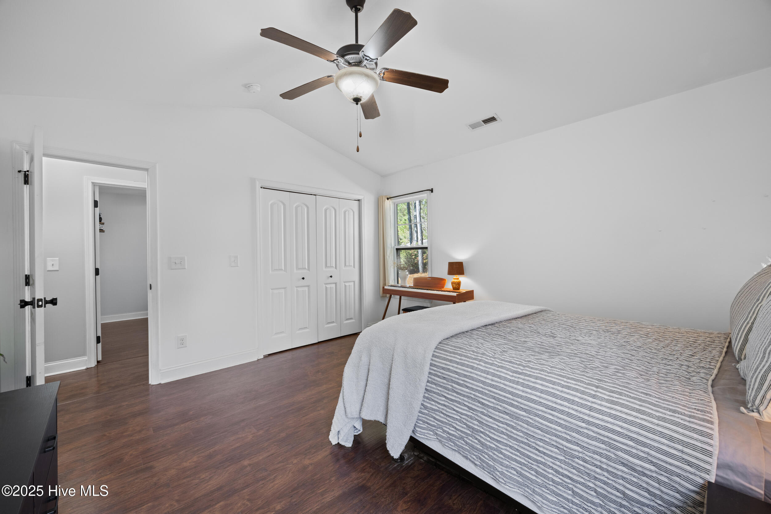 100545766 | Photo 25