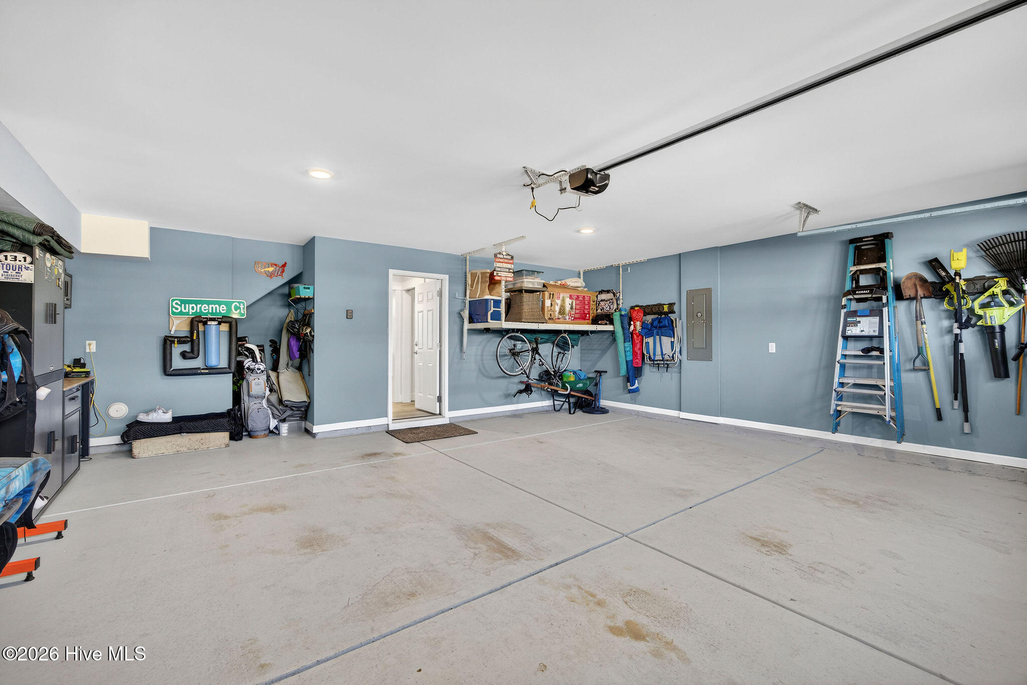 100554107 | Photo 49