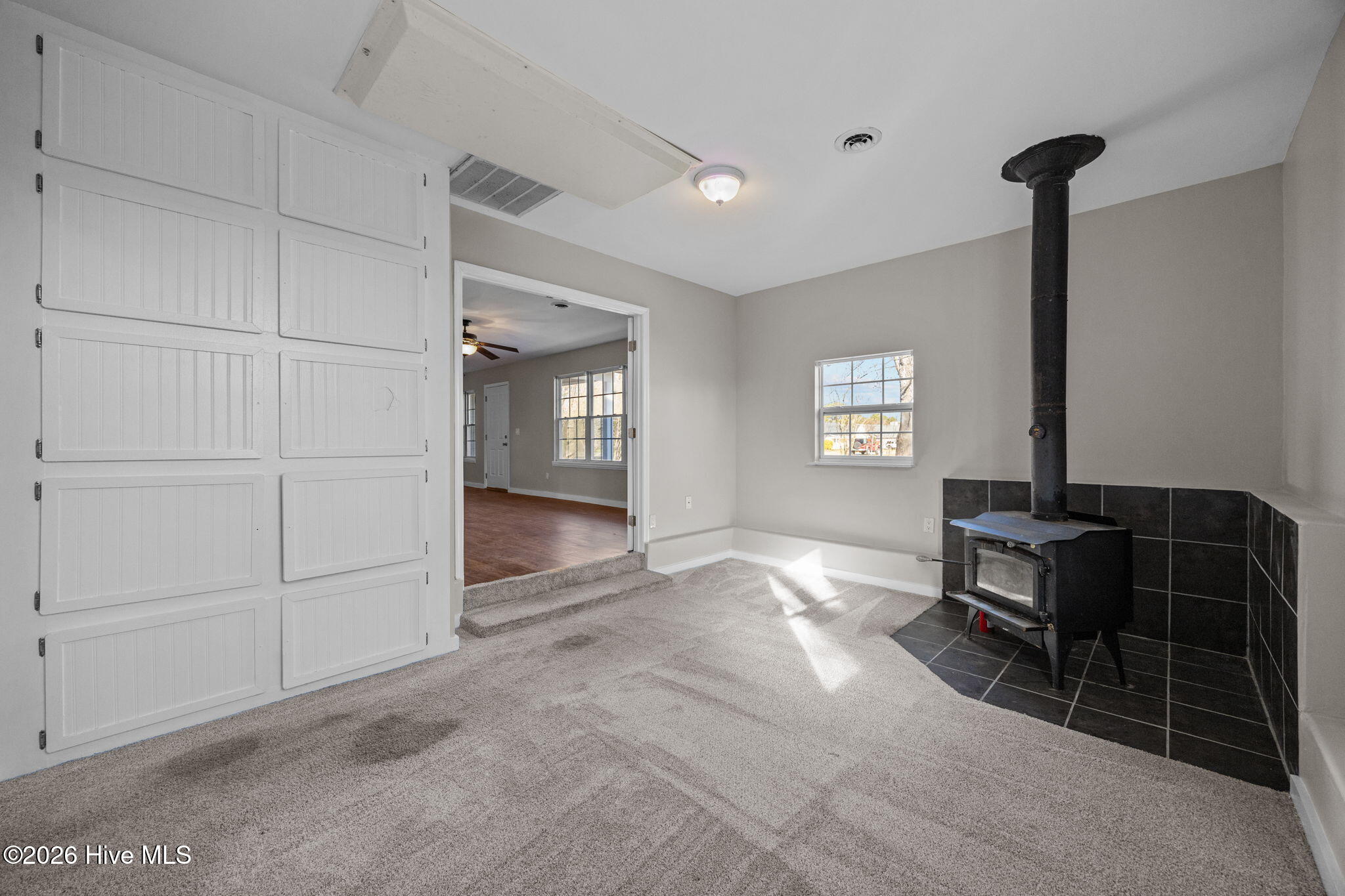 100550445 | Photo 26