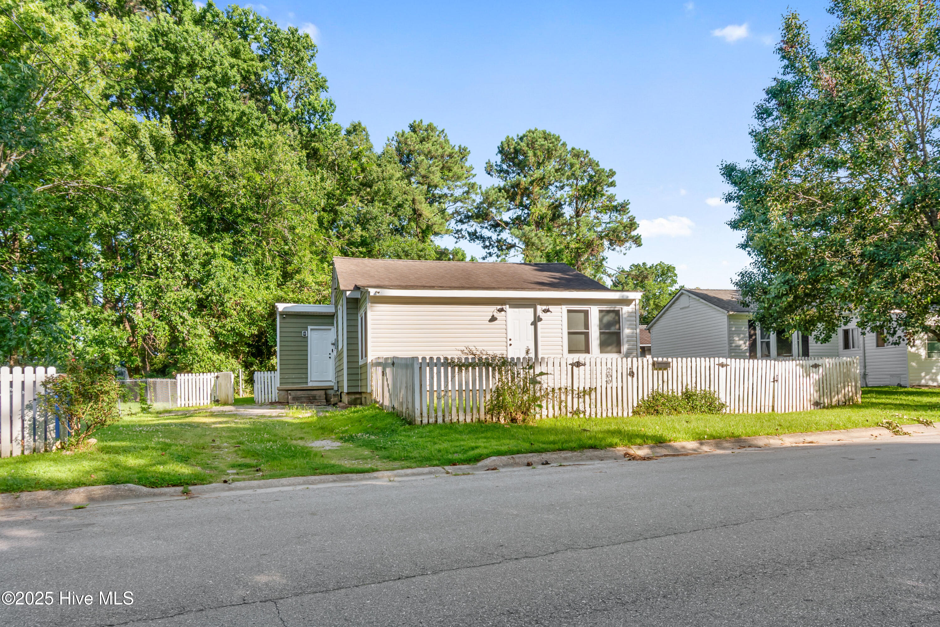 Homes for sale in Jacksonville, NC | 200 S Shore Dr, Jacksonville, NC 28540 | MLS# 100518739